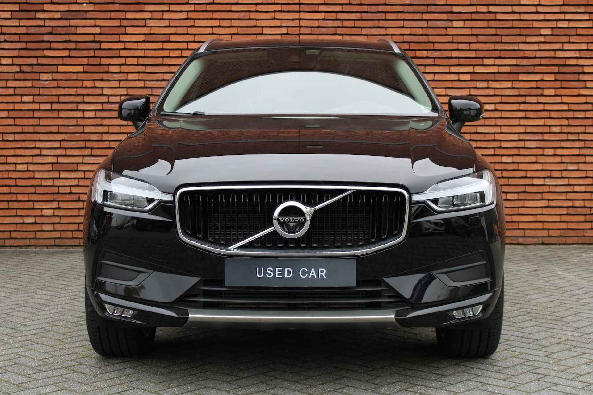 Volvo XC60 T5 AUT8 250PK Momentum, Trekhaak, Styling Kit, 360 Graden Camera, Adaptieve Cruise Control, BLIS Dodehoekdetectie, Verwarmbare Voorstoelen, 20'' Lichtmetalen Velgen, Navigatie, Climate Control, Bluetooth Telefonie & Multimedia - 18/24