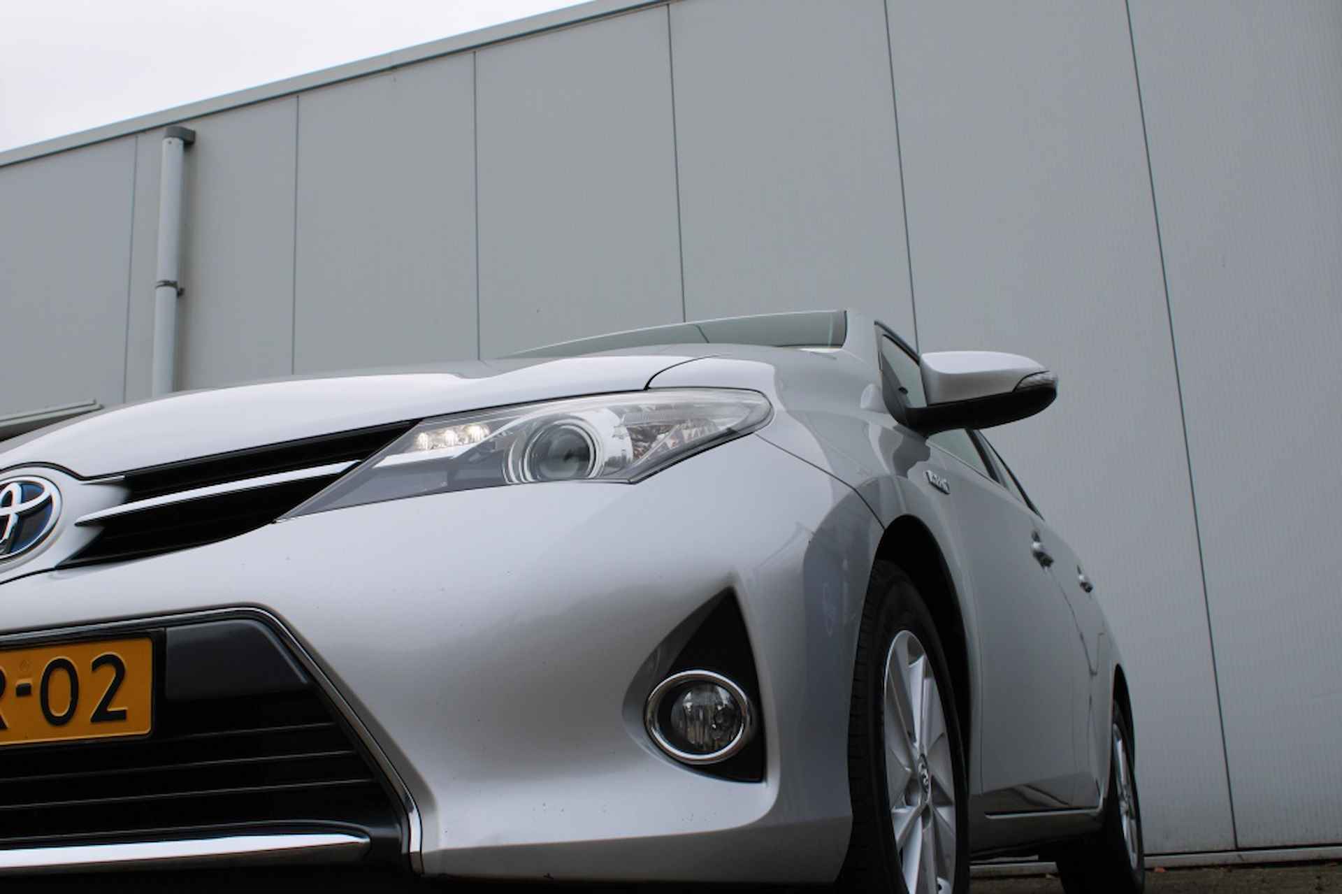 Toyota Auris 1.8 Hybrid Aspiration - 9/28