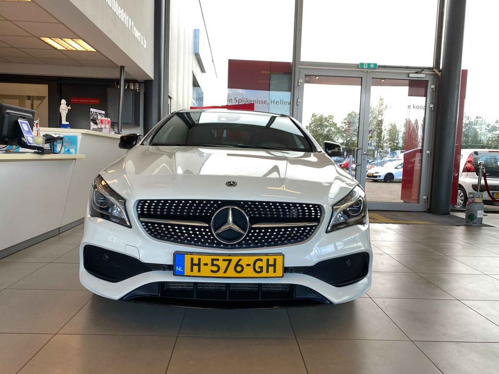 Mercedes-Benz CLA-Klasse 250 AMG Line,WhiteArt-Pakket,Automaat,Panoramadak,Navigatie,Achteruitrijcamera,Trekhaak,V&A Sensoren,Leder/Alcantara-Bekleding&S - 3/33