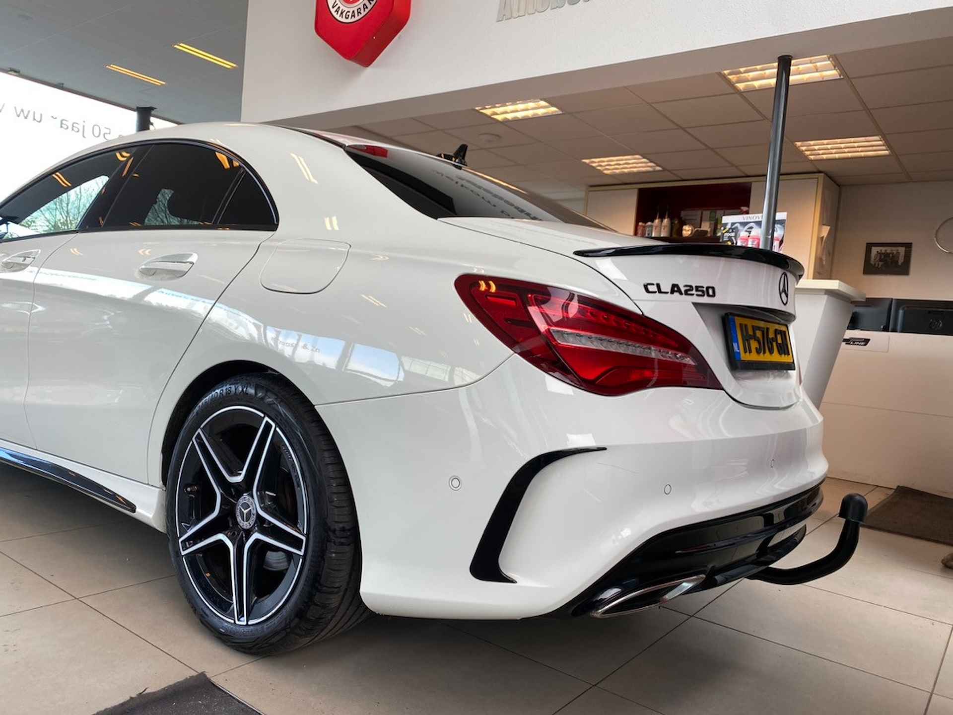 Mercedes-Benz CLA-Klasse 250 AMG Line,WhiteArt-Pakket,Automaat,Panoramadak,Navigatie,Achteruitrijcamera,Trekhaak,V&A Sensoren,Leder/Alcantara-Bekleding&S - 8/33