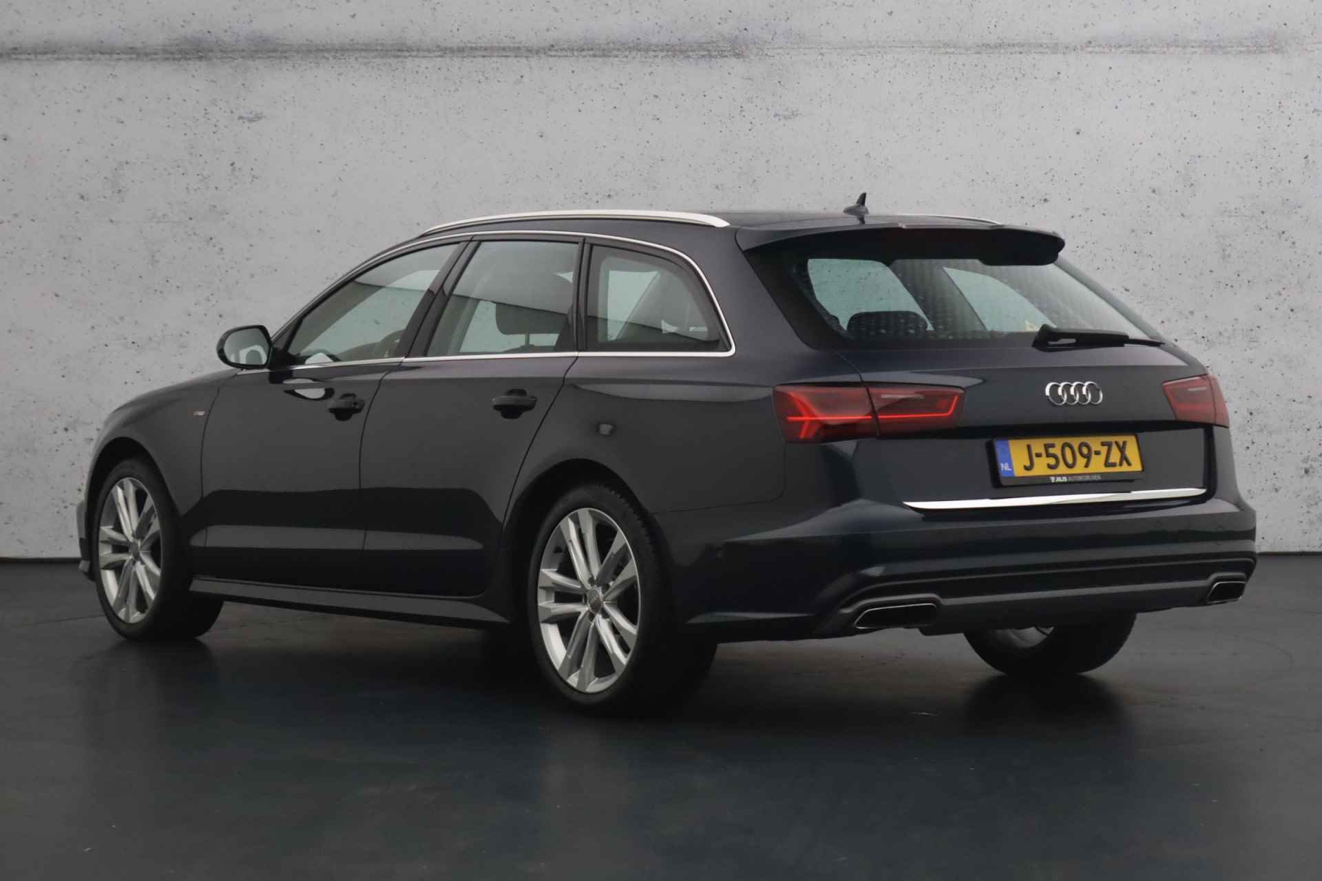 Audi A6 Avant 1.8 TFSI ultra Premium Edition | Bi-xenon koplampen | Cruise control | Stoelverwarming | Parkeersensoren - 7/29