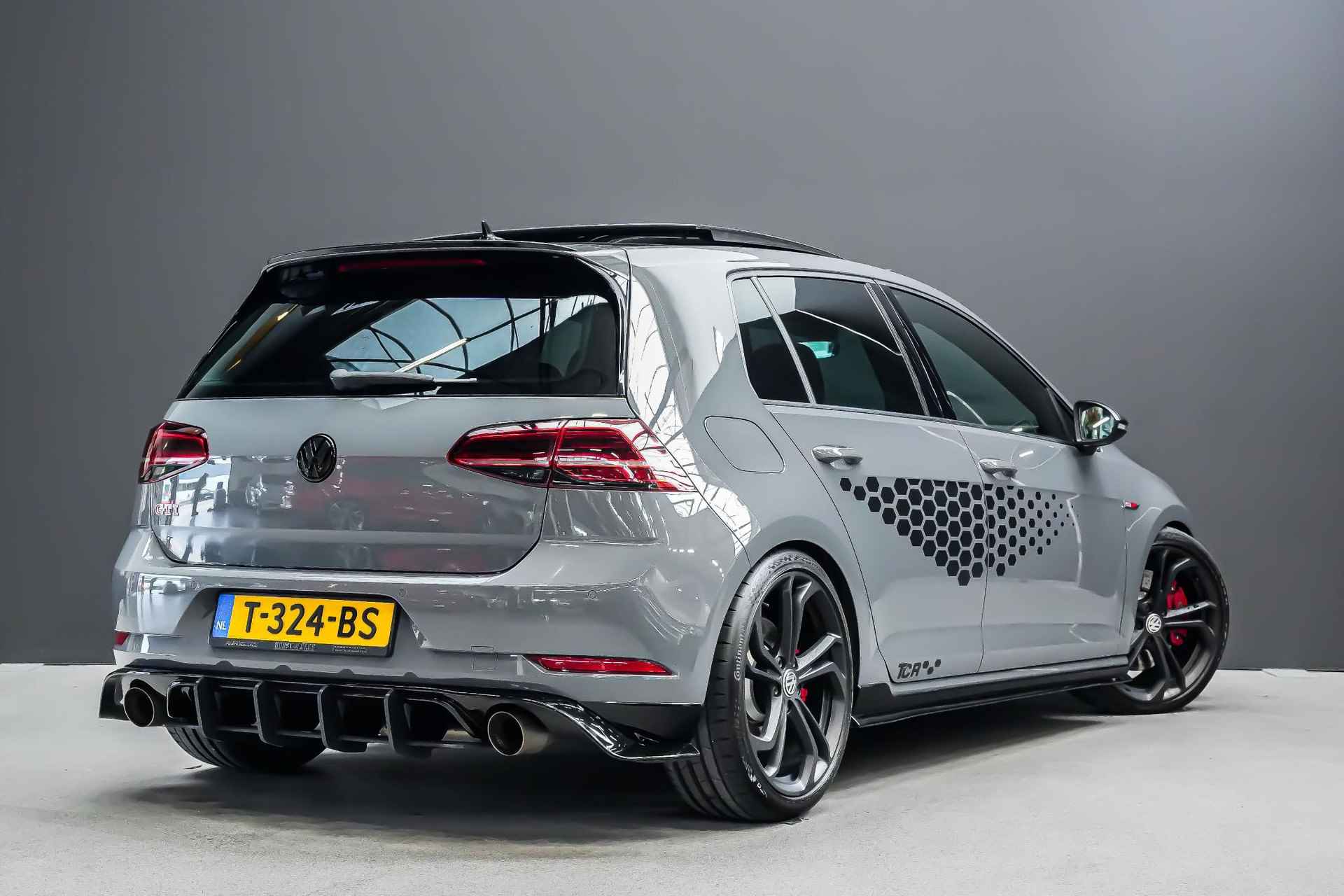 Volkswagen Golf GTI TCR 2.0 400pk TSI Performance pack AUTOMAAT |stage 2|Milltek downpipe + OPF delete|H&R verlagingsveren|panoramadak|Akra|virtual cockpit|Dynaudio|Apple Carplay & Android Auto|elk. stoelen + memory|19"| - 2/52