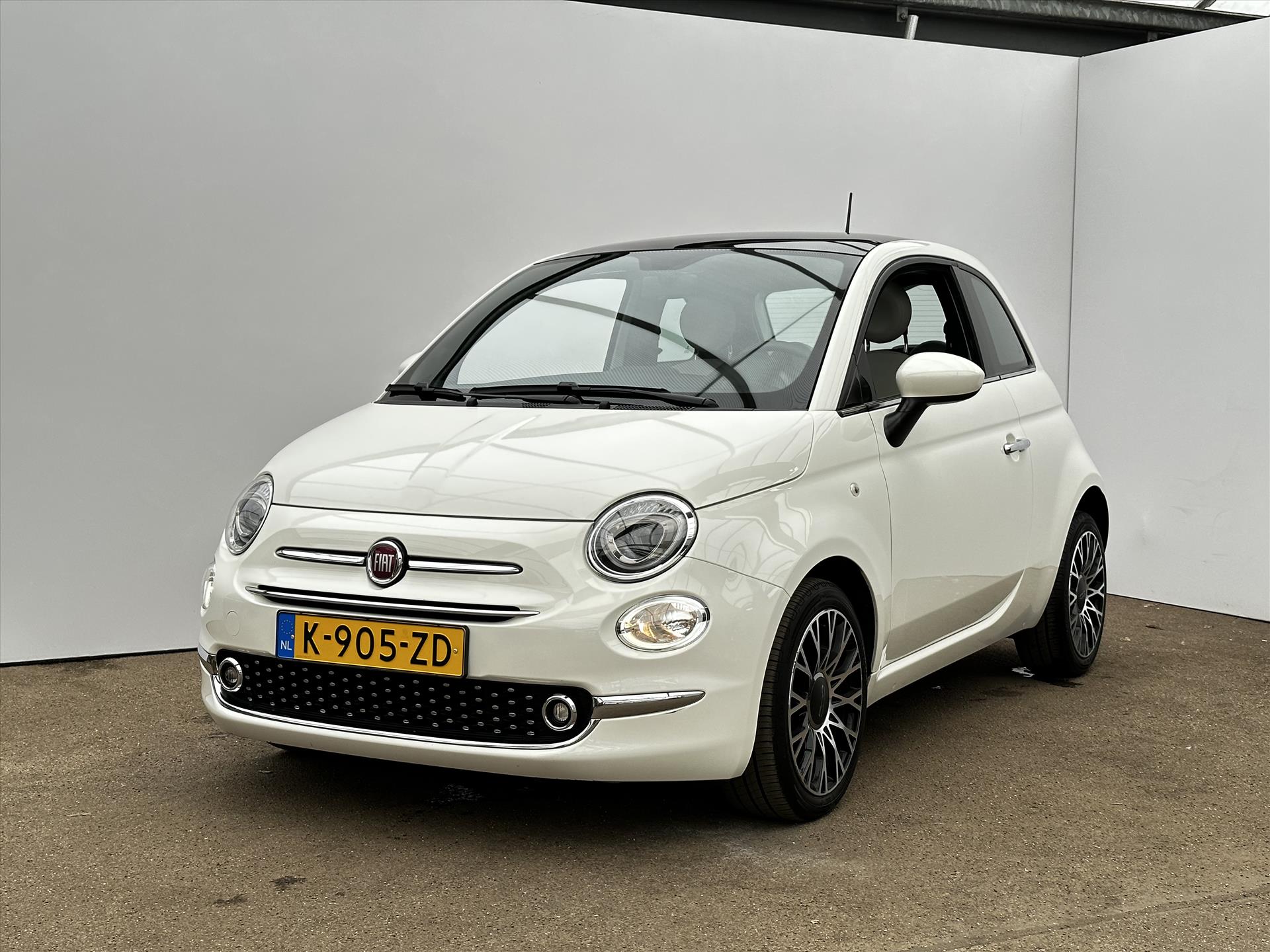 Fiat 500 1.0 70pk Hybrid Star / PANODAK / NAVI / LAGE KM STAND !!