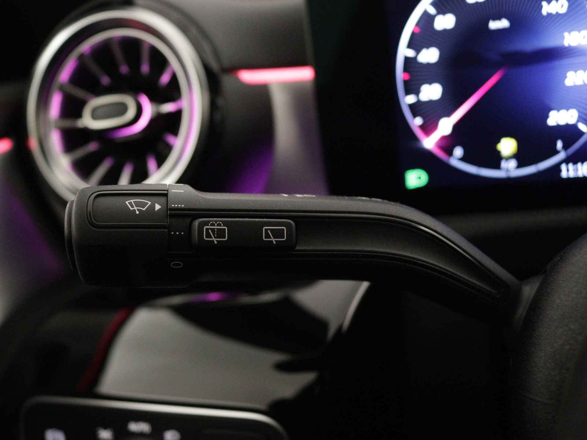 Mercedes-Benz CLA-Klasse Shooting Brake 250 e AMG Line | Nightpakket | Premium Plus Pack | Burmester Surround Sound systeem | Head-up display | USB pakket plus | KEYLESS GO-comfortpakket | MBUX Augmented reality voor navigatie | Parkeerpakket met 360°-camera | - 6/37