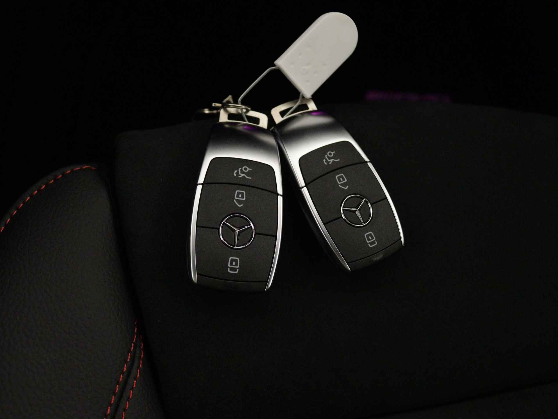 Mercedes-Benz CLA-Klasse Shooting Brake 250 e AMG Line | Nightpakket | Premium Plus Pack | Burmester Surround Sound systeem | Head-up display | USB pakket plus | KEYLESS GO-comfortpakket | MBUX Augmented reality voor navigatie | Parkeerpakket met 360°-camera | - 10/37