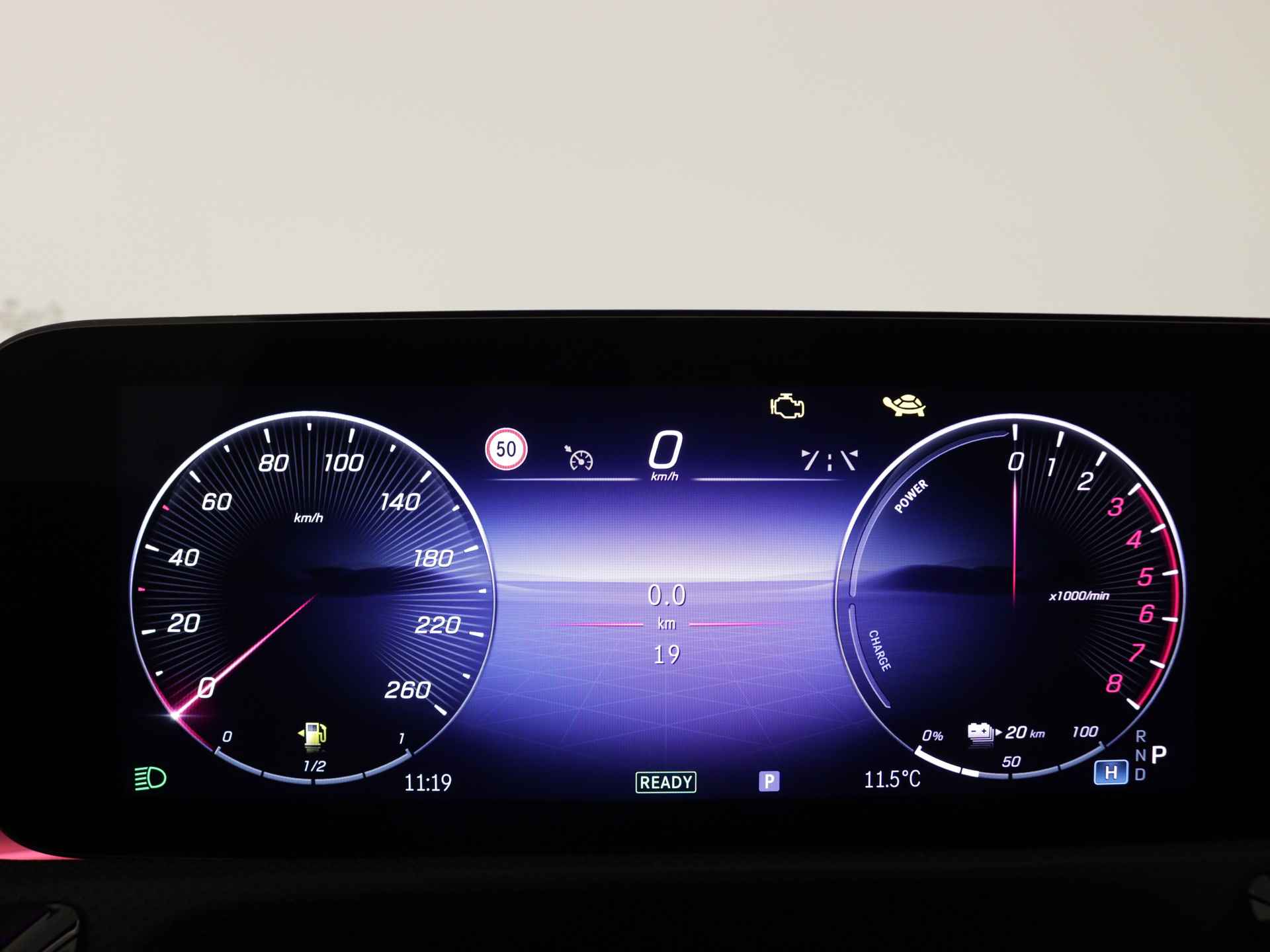 Mercedes-Benz CLA-Klasse Shooting Brake 250 e AMG Line | Nightpakket | Premium Plus Pack | Burmester Surround Sound systeem | Head-up display | USB pakket plus | KEYLESS GO-comfortpakket | MBUX Augmented reality voor navigatie | Parkeerpakket met 360°-camera | - 11/37