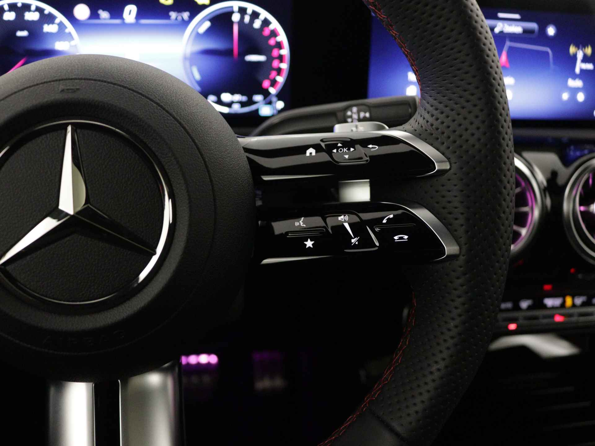 Mercedes-Benz CLA-Klasse Shooting Brake 250 e AMG Line | Nightpakket | Premium Plus Pack | Burmester Surround Sound systeem | Head-up display | USB pakket plus | KEYLESS GO-comfortpakket | MBUX Augmented reality voor navigatie | Parkeerpakket met 360°-camera | - 19/37
