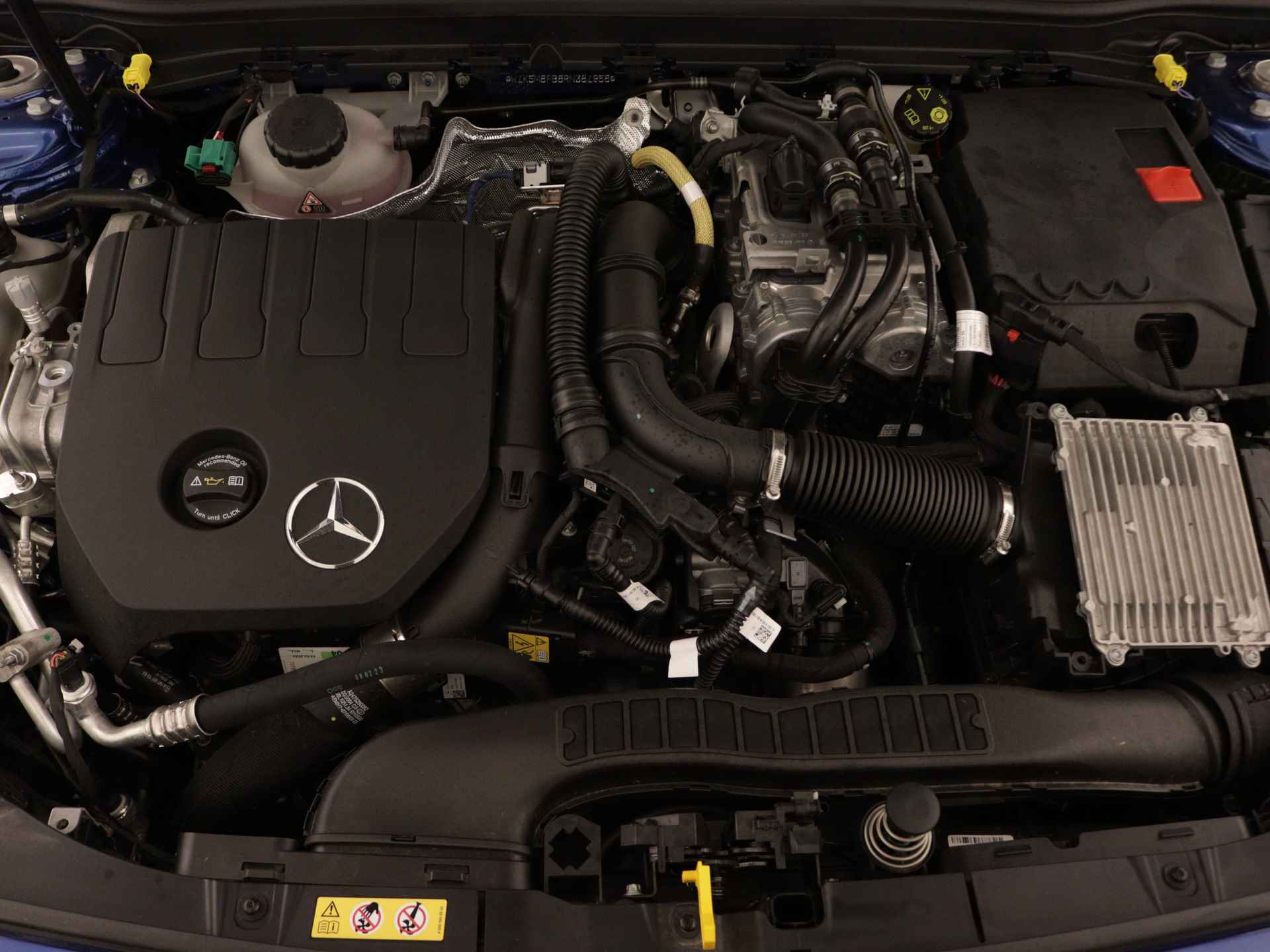 Mercedes-Benz CLA-Klasse Shooting Brake 250 e AMG Line | Nightpakket | Premium Plus Pack | Burmester Surround Sound systeem | Head-up display | USB pakket plus | KEYLESS GO-comfortpakket | MBUX Augmented reality voor navigatie | Parkeerpakket met 360°-camera | - 37/37