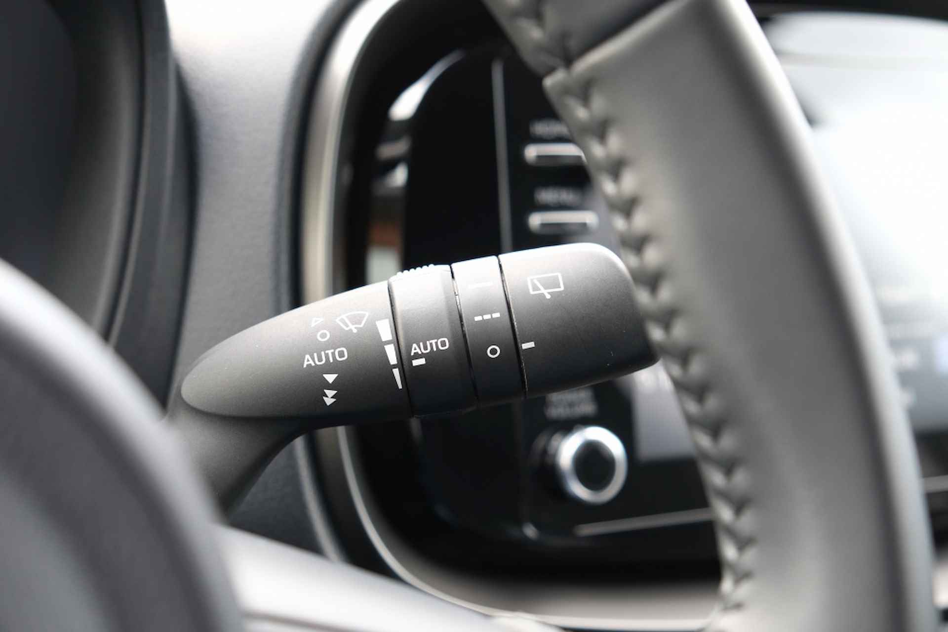 Toyota Aygo X 1.0 VVT-i MT first | Apple CarPlay / Android Auto | Airco | Safe - 20/40