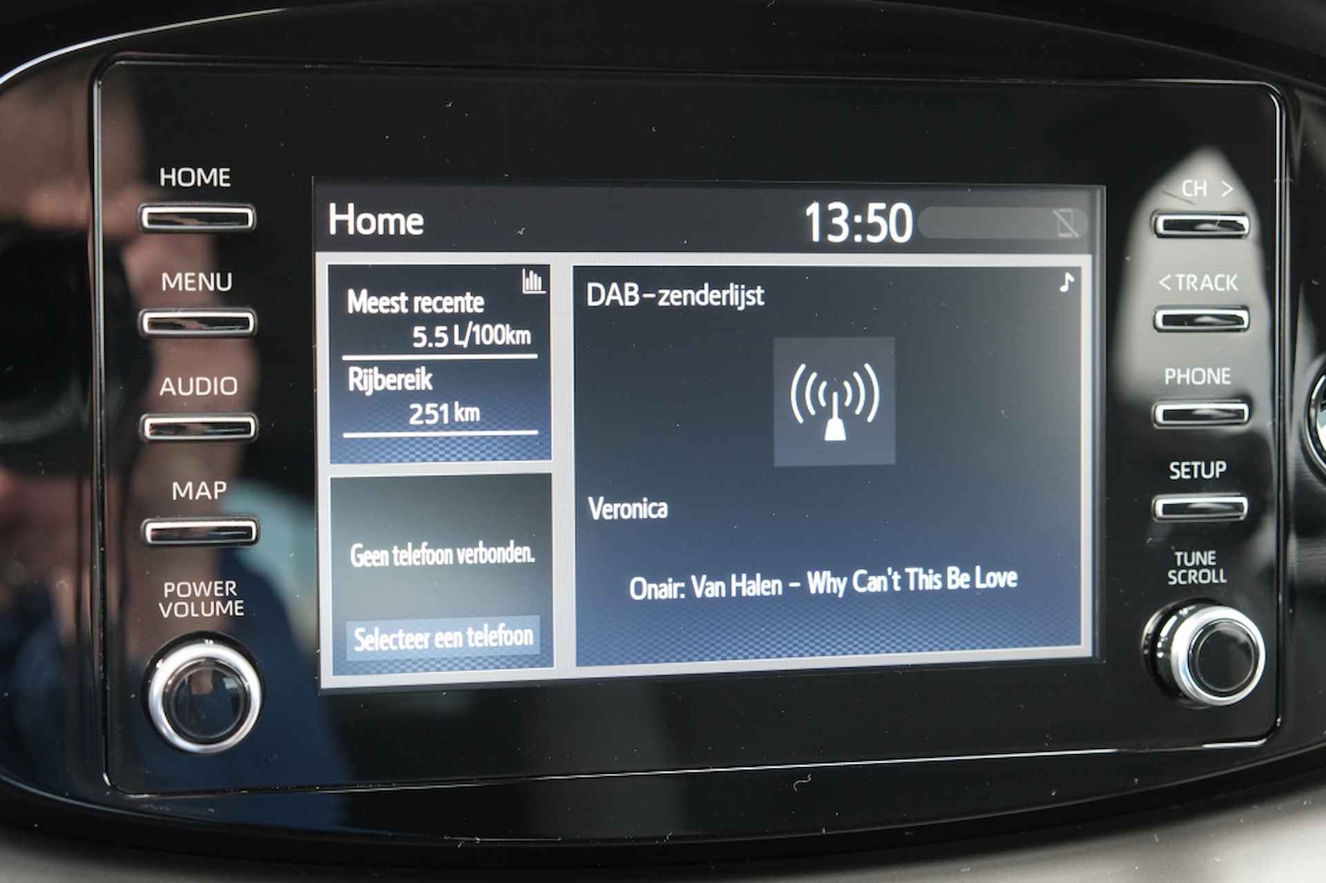 Toyota Aygo X 1.0 VVT-i MT first | Apple CarPlay / Android Auto | Airco | Safe - 24/40