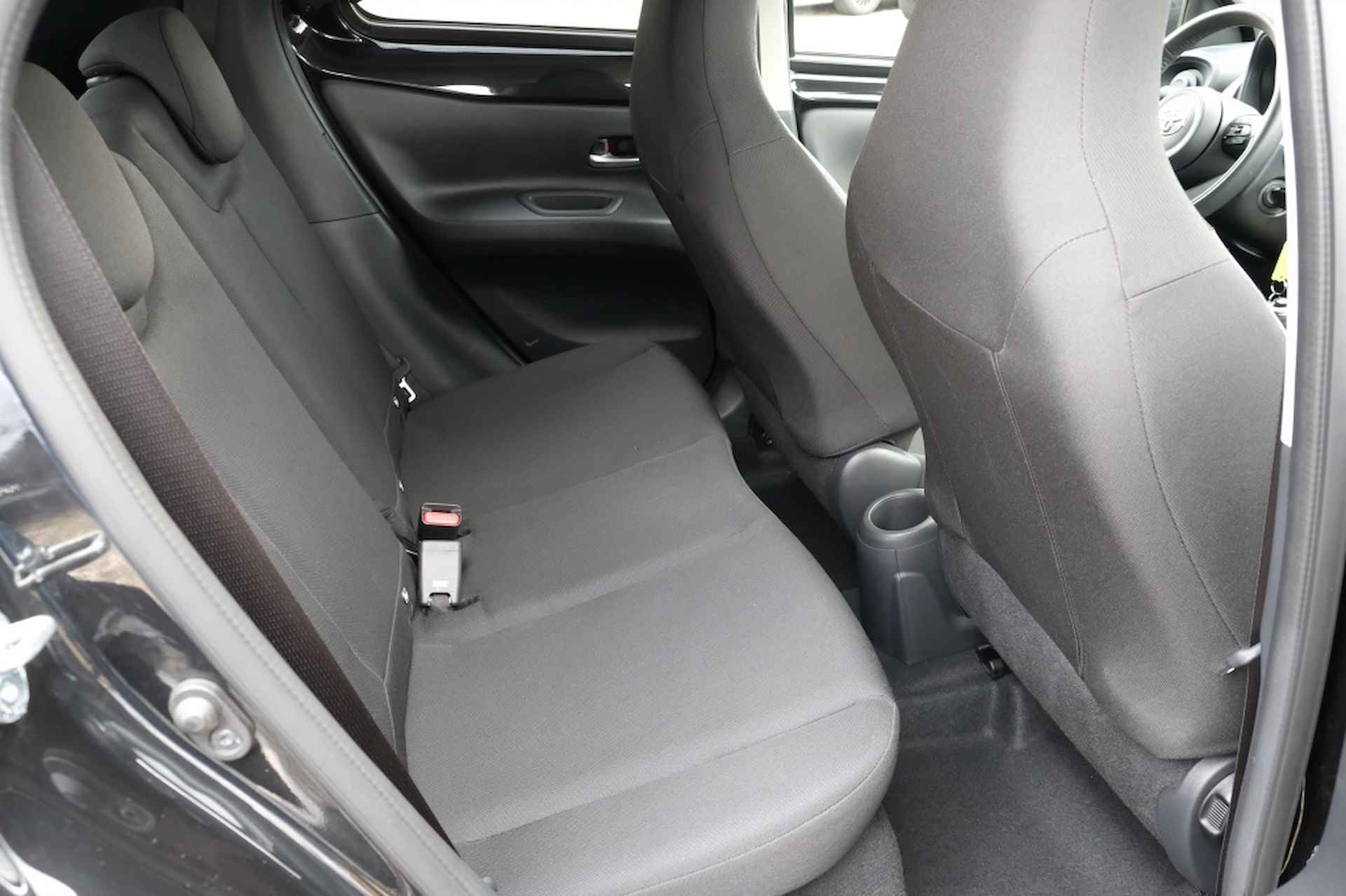 Toyota Aygo X 1.0 VVT-i MT first | Apple CarPlay / Android Auto | Airco | Safe - 32/40