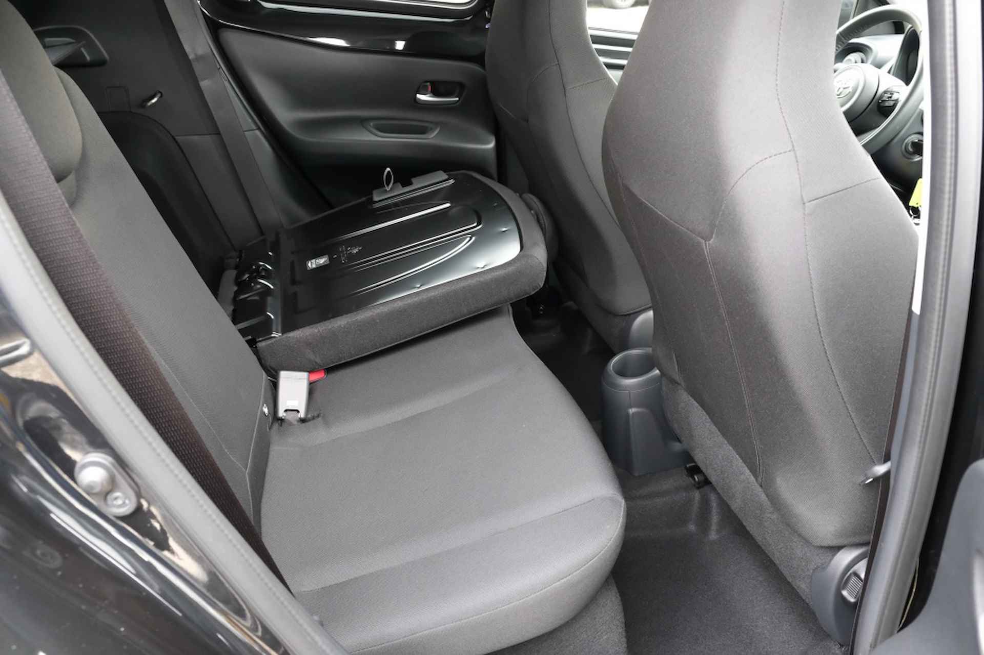 Toyota Aygo X 1.0 VVT-i MT first | Apple CarPlay / Android Auto | Airco | Safe - 33/40