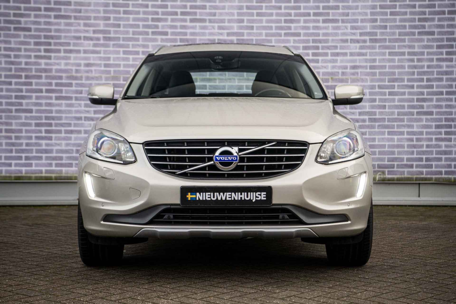 Volvo XC60 2.0 T5 Polar+ | Panoramadak | Trekhaak | Stoelverwarming | Xenon | Powerseats | Parkeercamera | Sensoren voor + achter | Standkachel | - 11/38