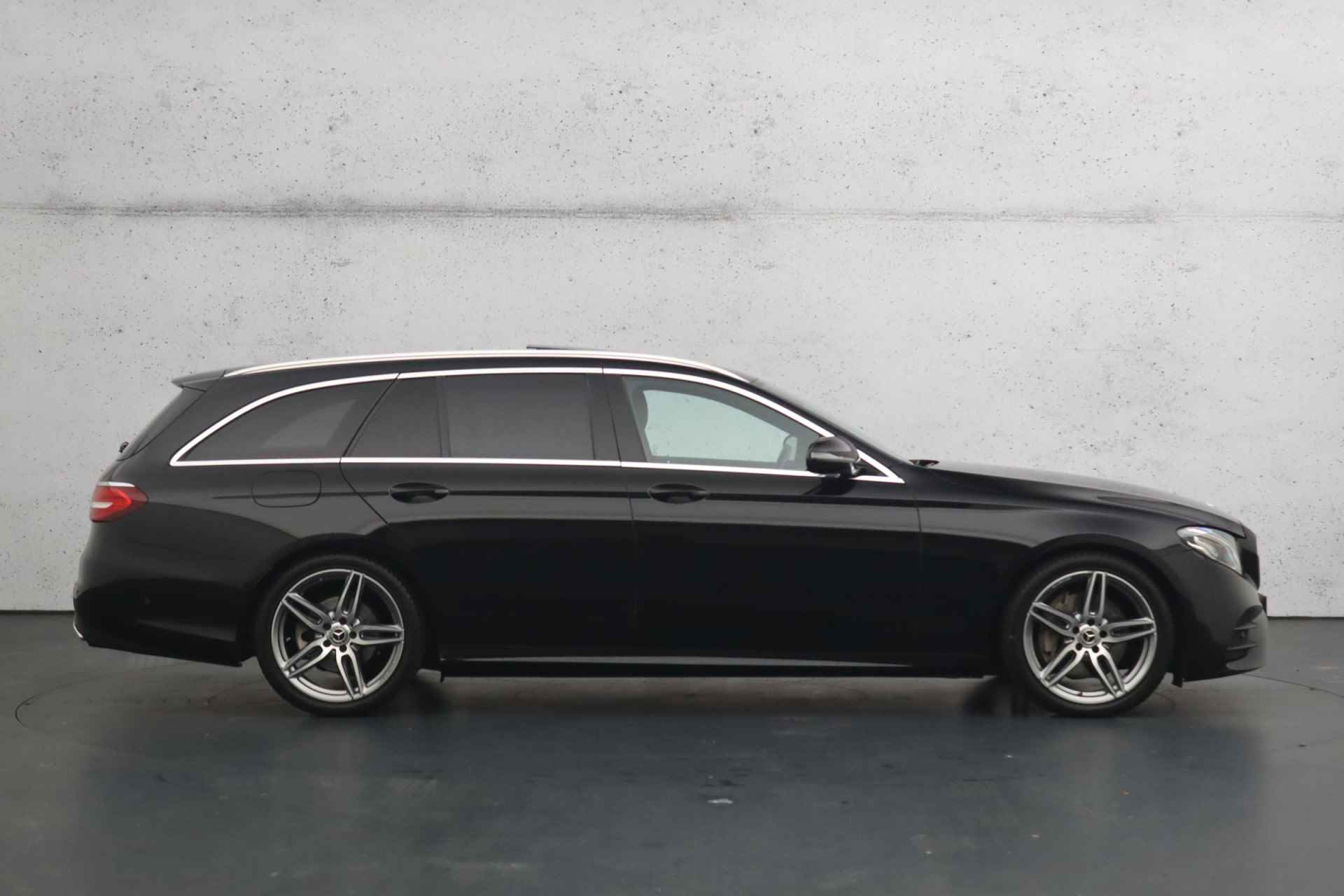 Mercedes-Benz E-Klasse Estate 250 Premium Plus AMG | Panorama dak |Half lederen bekleding | Stoelverwarming | LED koplampen - 26/31