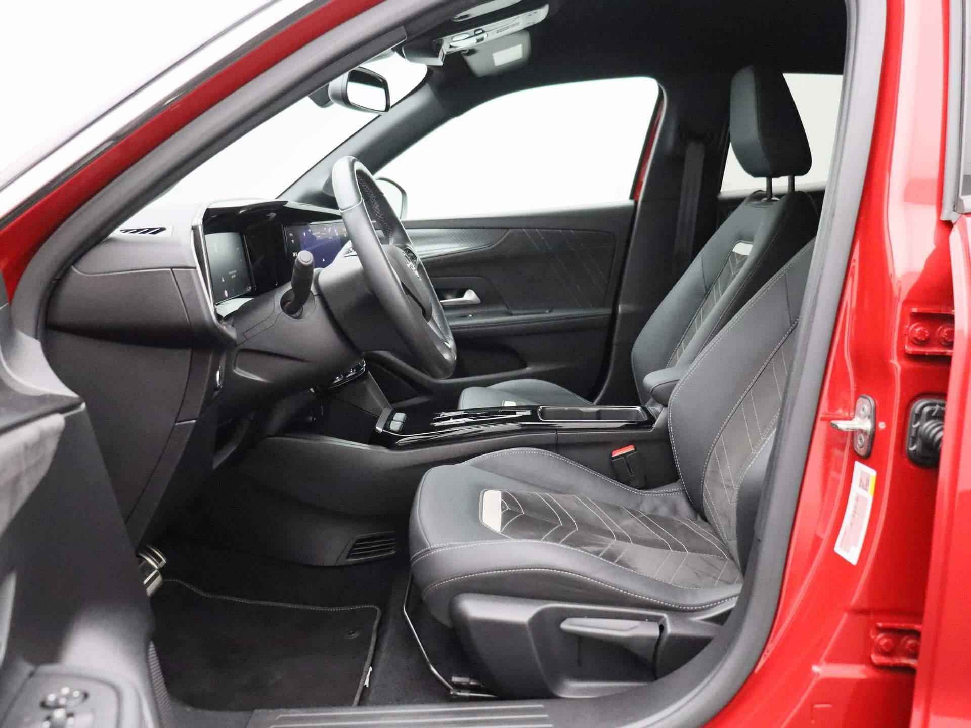 Opel Mokka-e Ultimate 50-kW | Navigatie | Carplay | Stuur+ Stoelverwarming | Alcantara | Camera | Parkeersensoren | Warmtepomp | Adaptieve Cruise Control | Lichtmetalen Velgen | - 11/36