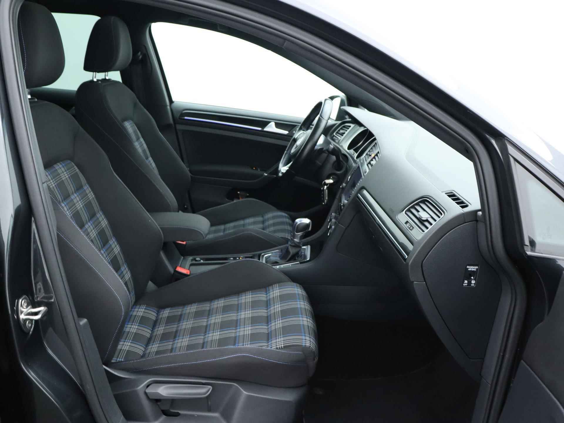 Volkswagen Golf 1.4 TSI GTE | Panoramadak | DAB | Apple Carplay / Andriod Auto | Navigatie | Cruise Control | Led-Koplampen - 5/23