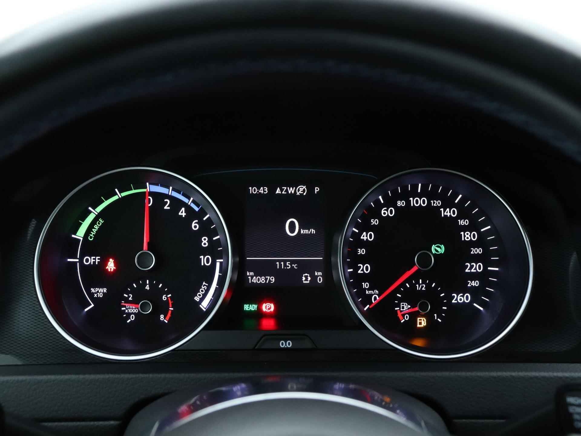 Volkswagen Golf 1.4 TSI GTE | Panoramadak | DAB | Apple Carplay / Andriod Auto | Navigatie | Cruise Control | Led-Koplampen - 19/23