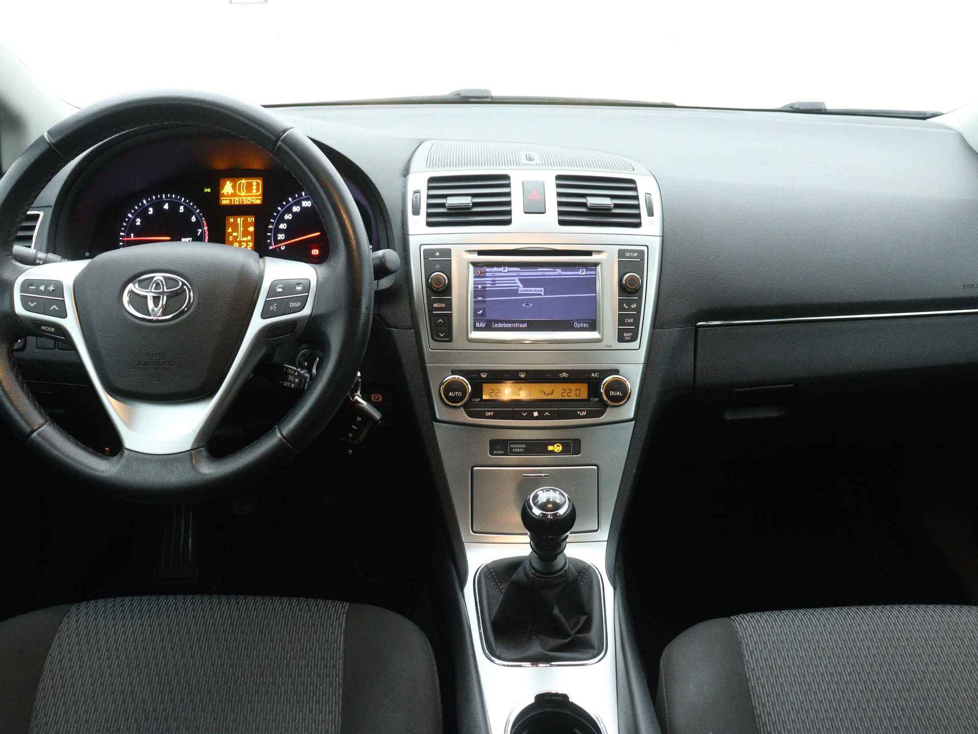 Toyota Avensis 1.8 VVTi Business | Navigatie | Parkeercamera | Climate Control | - 5/34
