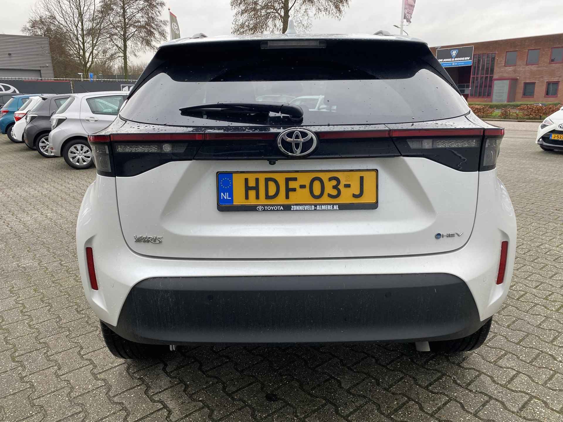 Toyota Yaris Cross 1.5 Hybrid 115 First Edition Comfort Pack Comfort Pack & parelmoer lak - 4/29