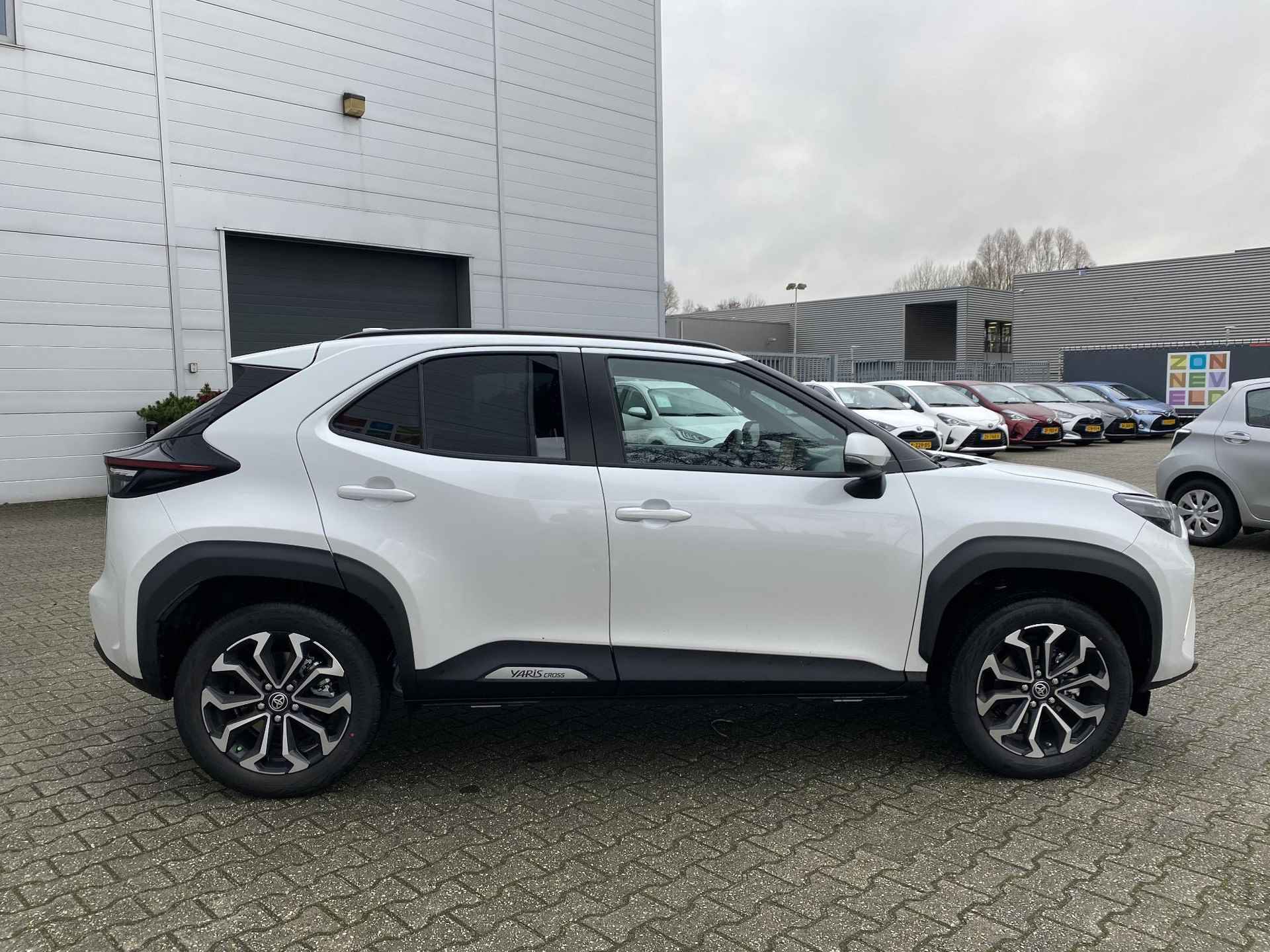 Toyota Yaris Cross 1.5 Hybrid 115 First Edition Comfort Pack Comfort Pack & parelmoer lak - 5/29