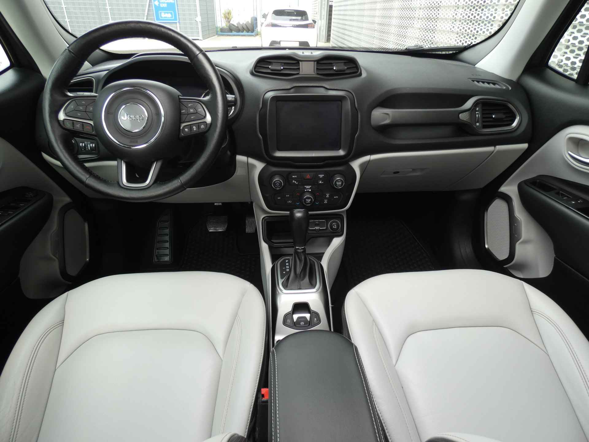 Jeep Renegade 1.3T 150 PK Freedom Automaat | Leder Interieur | Schuif kanteldak | Navigatie - 10/34