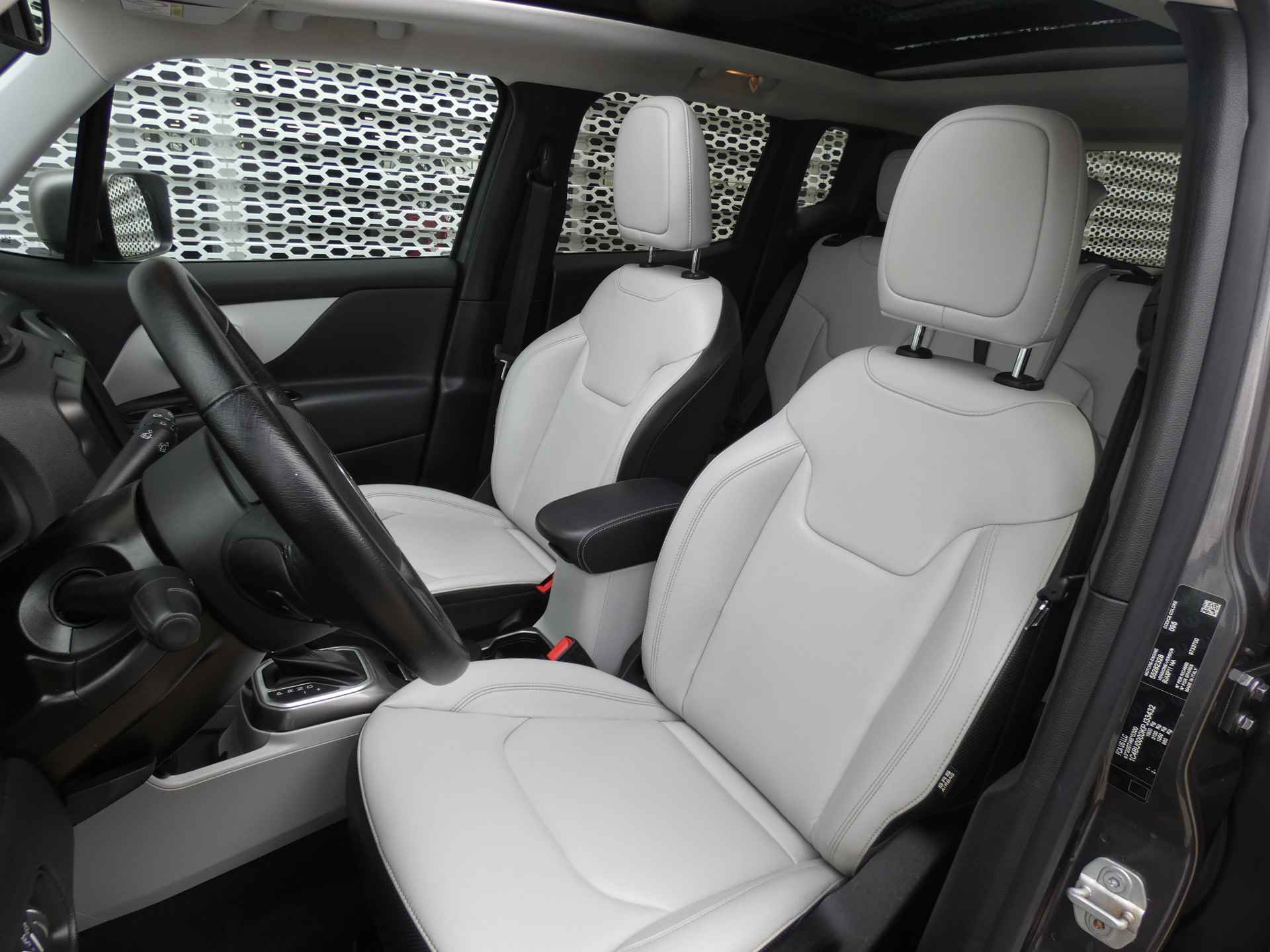 Jeep Renegade 1.3T 150 PK Freedom Automaat | Leder Interieur | Schuif kanteldak | Navigatie - 17/34