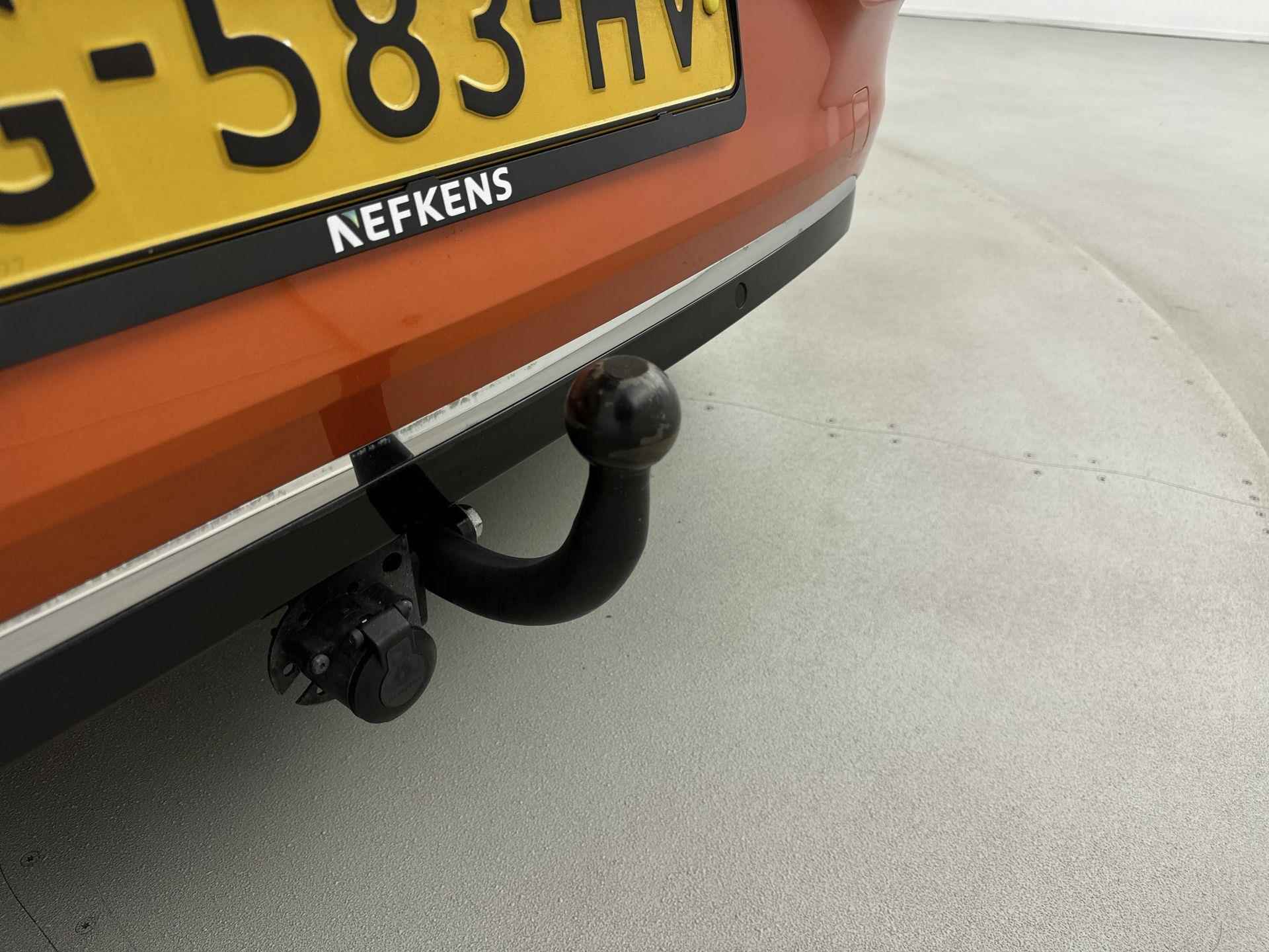 Renault Clio Intens 100pk | Navigatie | Camera | Trekhaak | Licht Metalen Velgen 17"| Climate Control - 14/32