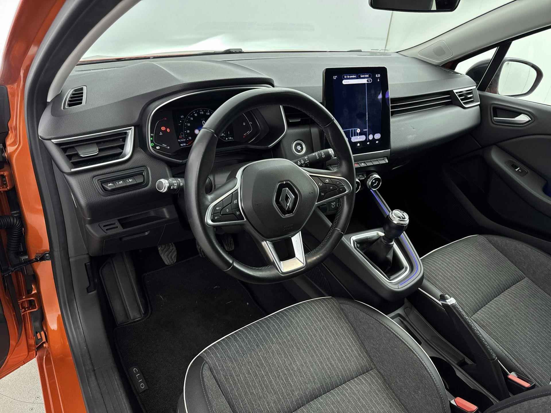 Renault Clio Intens 100pk | Navigatie | Camera | Trekhaak | Licht Metalen Velgen 17"| Climate Control - 16/32