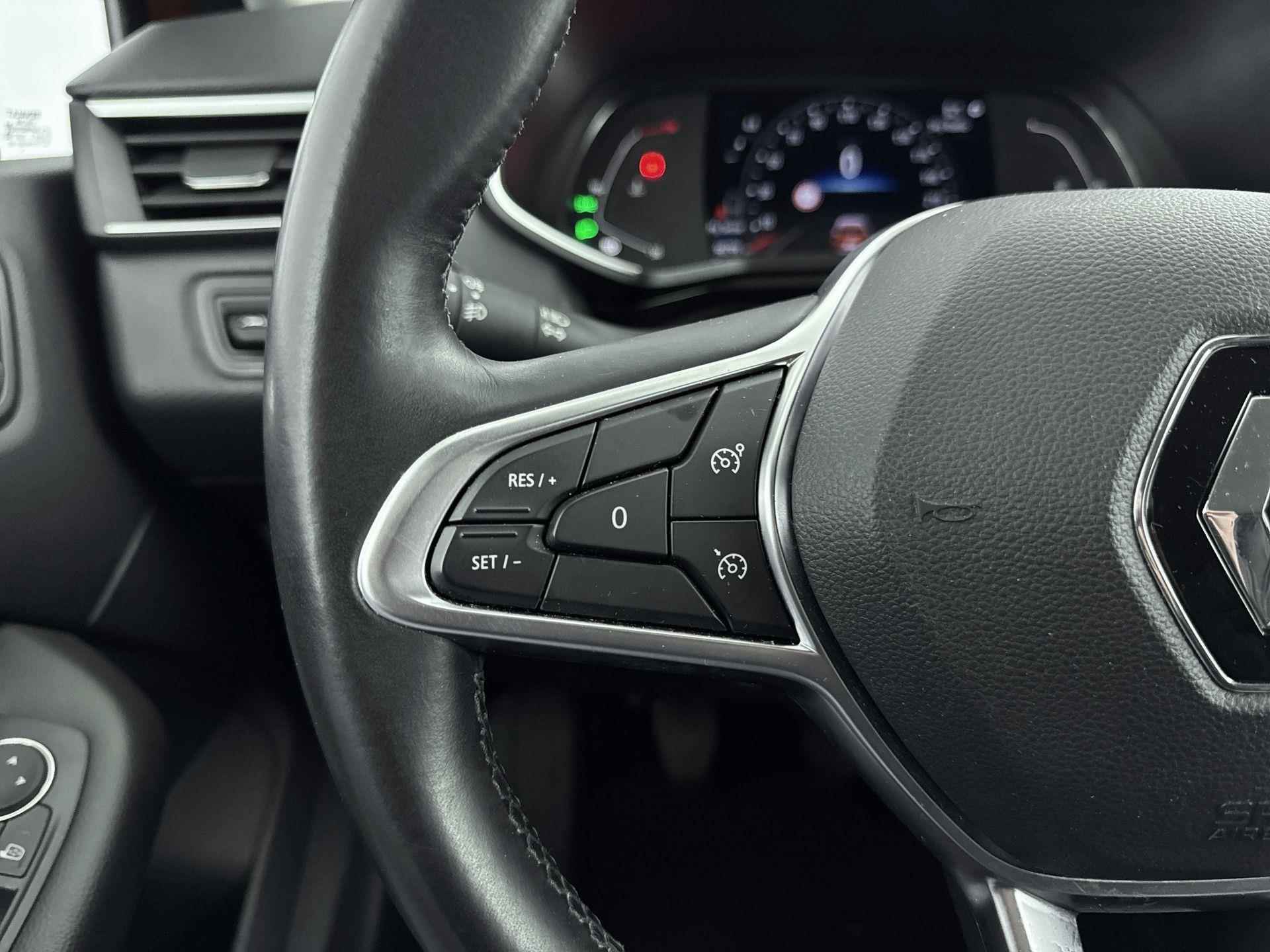 Renault Clio Intens 100pk | Navigatie | Camera | Trekhaak | Licht Metalen Velgen 17"| Climate Control - 23/32