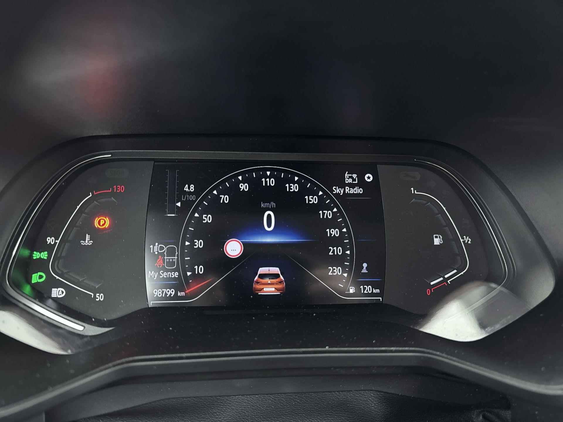Renault Clio Intens 100pk | Navigatie | Camera | Trekhaak | Licht Metalen Velgen 17"| Climate Control - 25/32