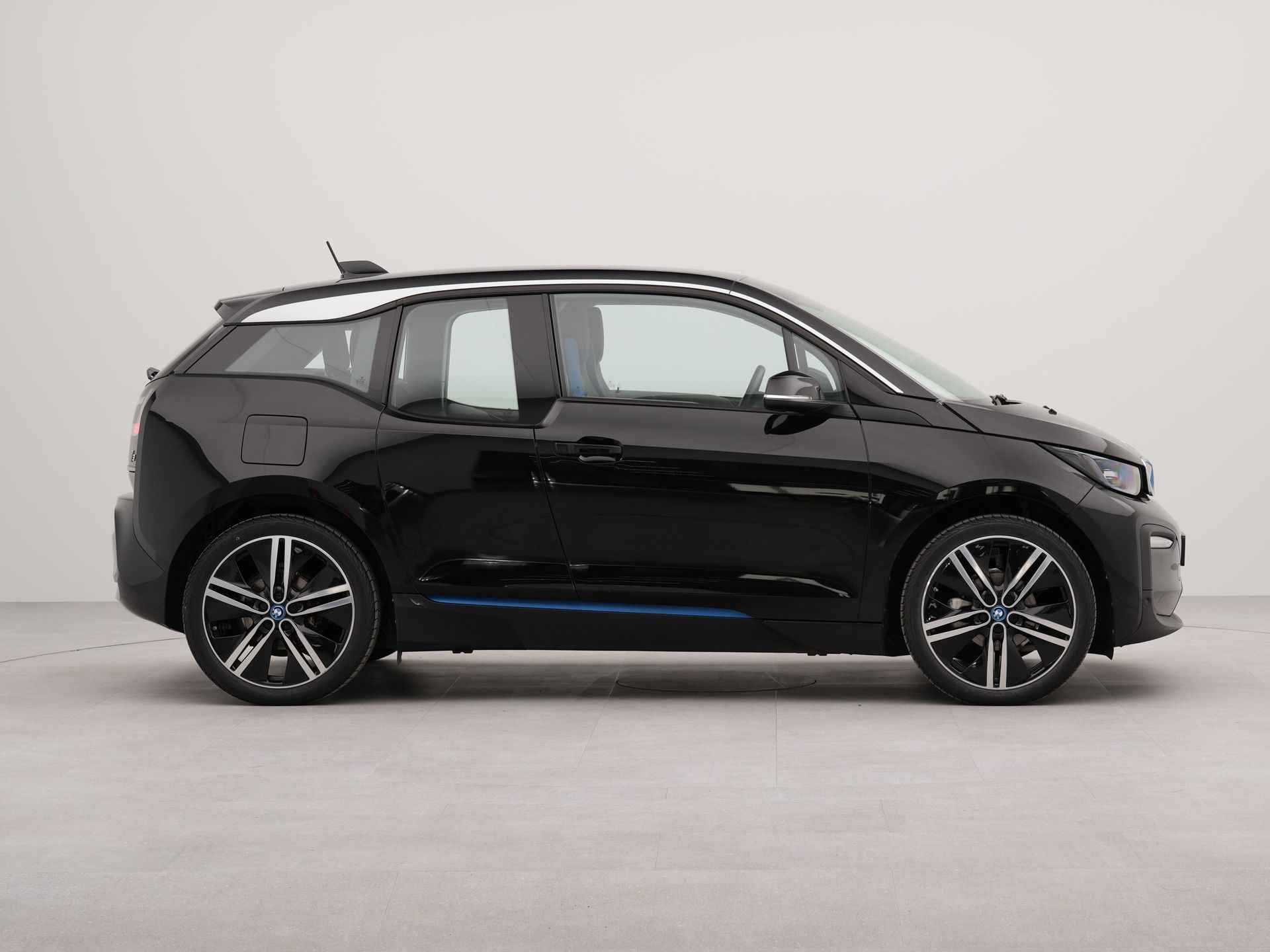 BMW i3 Executive Edition 120Ah 42 kWh | Harmon Kardon sound system | Appconnect | Achteruitrij camera | Parkeersensoren voor en achter | - 28/75