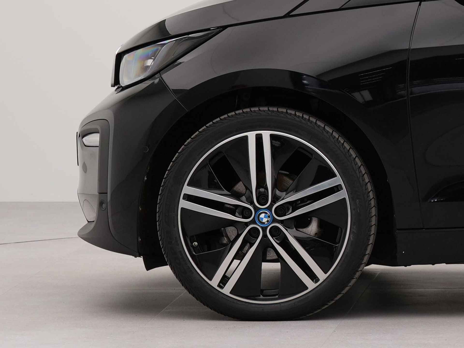 BMW i3 Executive Edition 120Ah 42 kWh | Harmon Kardon sound system | Appconnect | Achteruitrij camera | Parkeersensoren voor en achter | - 32/75