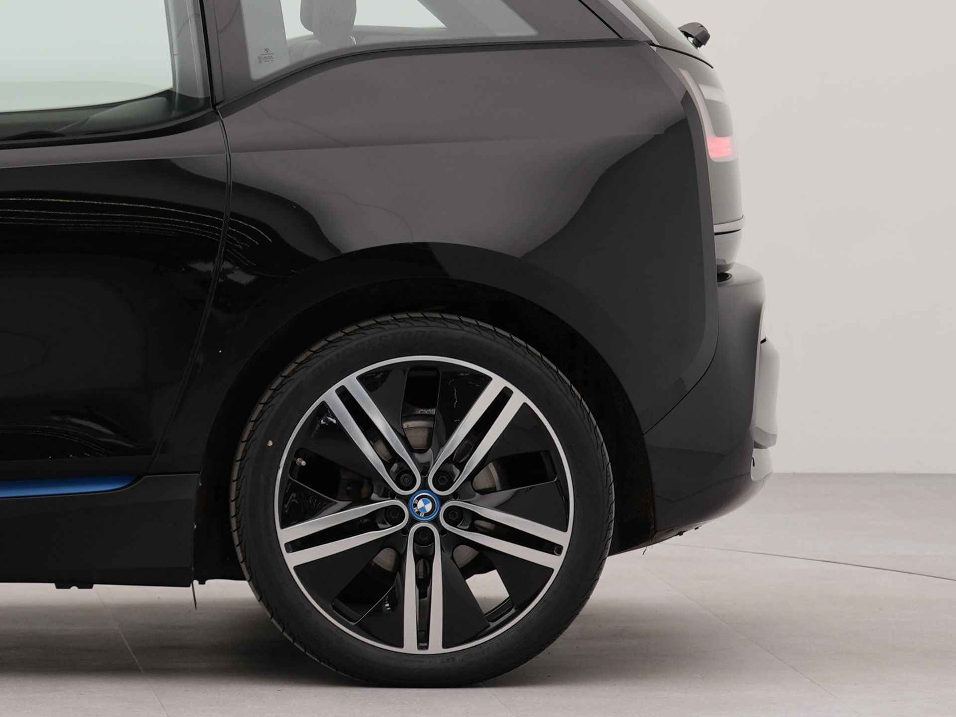 BMW i3 Executive Edition 120Ah 42 kWh | Harmon Kardon sound system | Appconnect | Achteruitrij camera | Parkeersensoren voor en achter | - 33/75