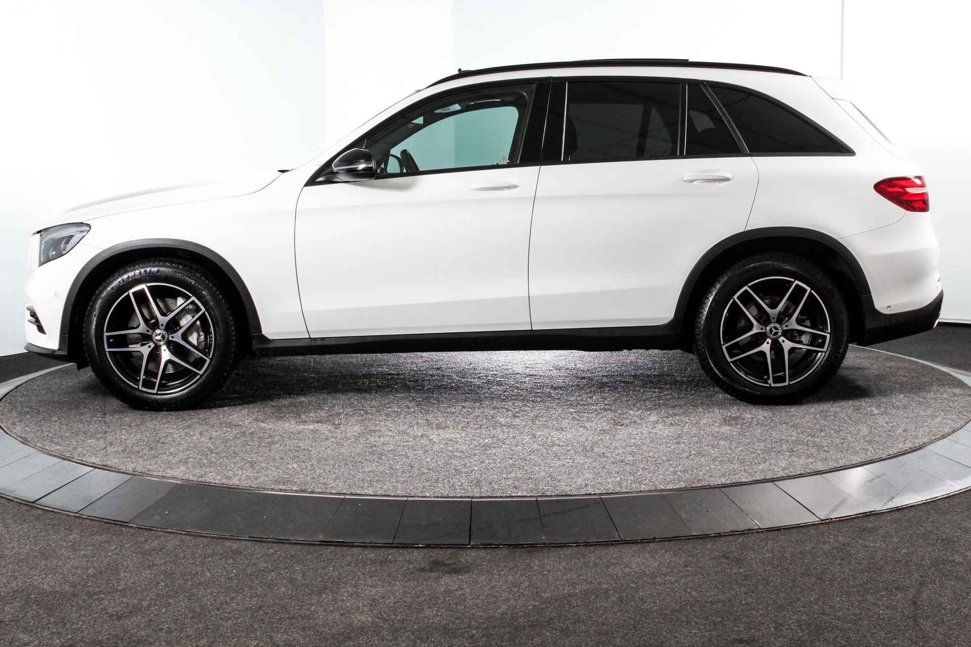 Mercedes-Benz GLC 250 4MATIC 210 PK Business Solution AMG - Orig. NL | S/K-Panodak | Cruise | Stoelverw. | Leder | Camera | PDC | NAV | Afn. Trekhaak | LM 19"| - 6/63