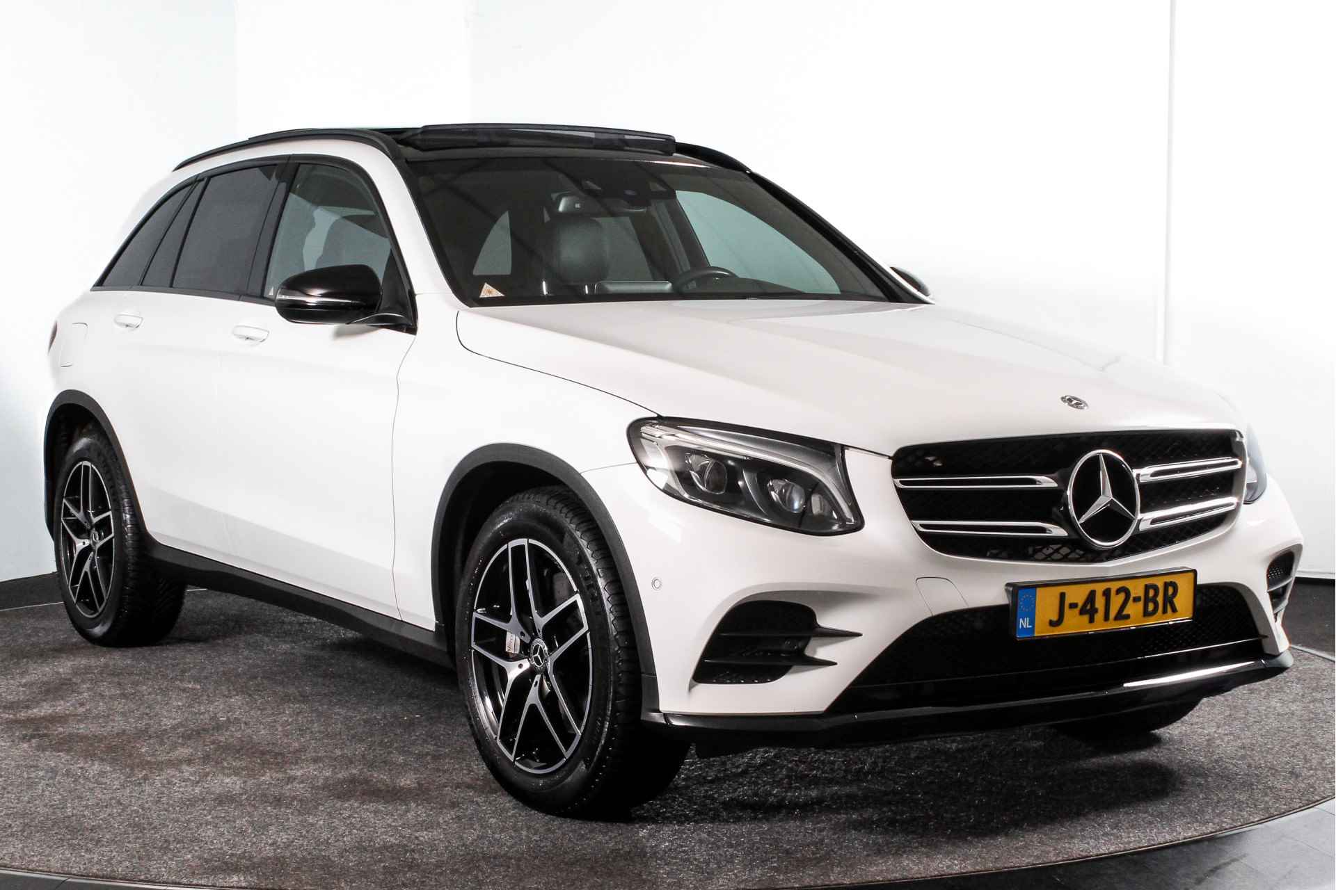 Mercedes-Benz GLC 250 4MATIC 210 PK Business Solution AMG - Orig. NL | S/K-Panodak | Cruise | Stoelverw. | Leder | Camera | PDC | NAV | Afn. Trekhaak | LM 19"| - 62/63