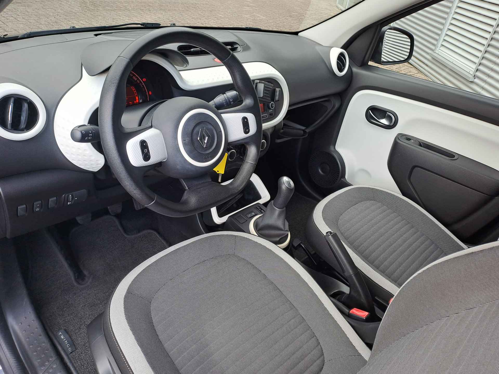 Renault Twingo 1.0 SCe Collection Airco | Elektrische ramen en spiegels | Bluetooth | DAB radio | Speed Limiter  5 deurs | Dagrijverlichting - 13/25