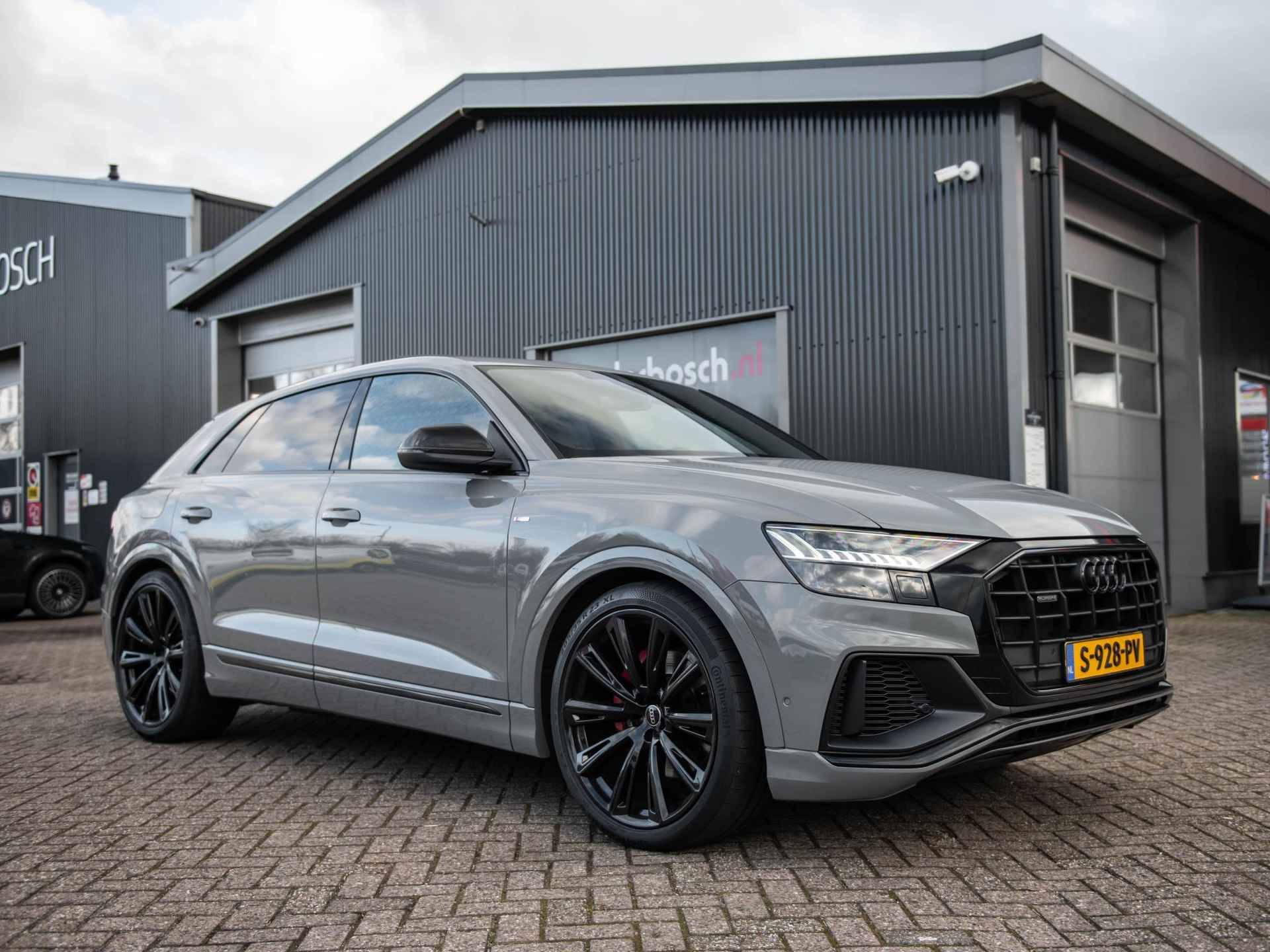 Audi Q8 55 TFSI quattro Pro Line S 340pk | S Stoelen | Carbon | Pano | 23 inch - 16/52