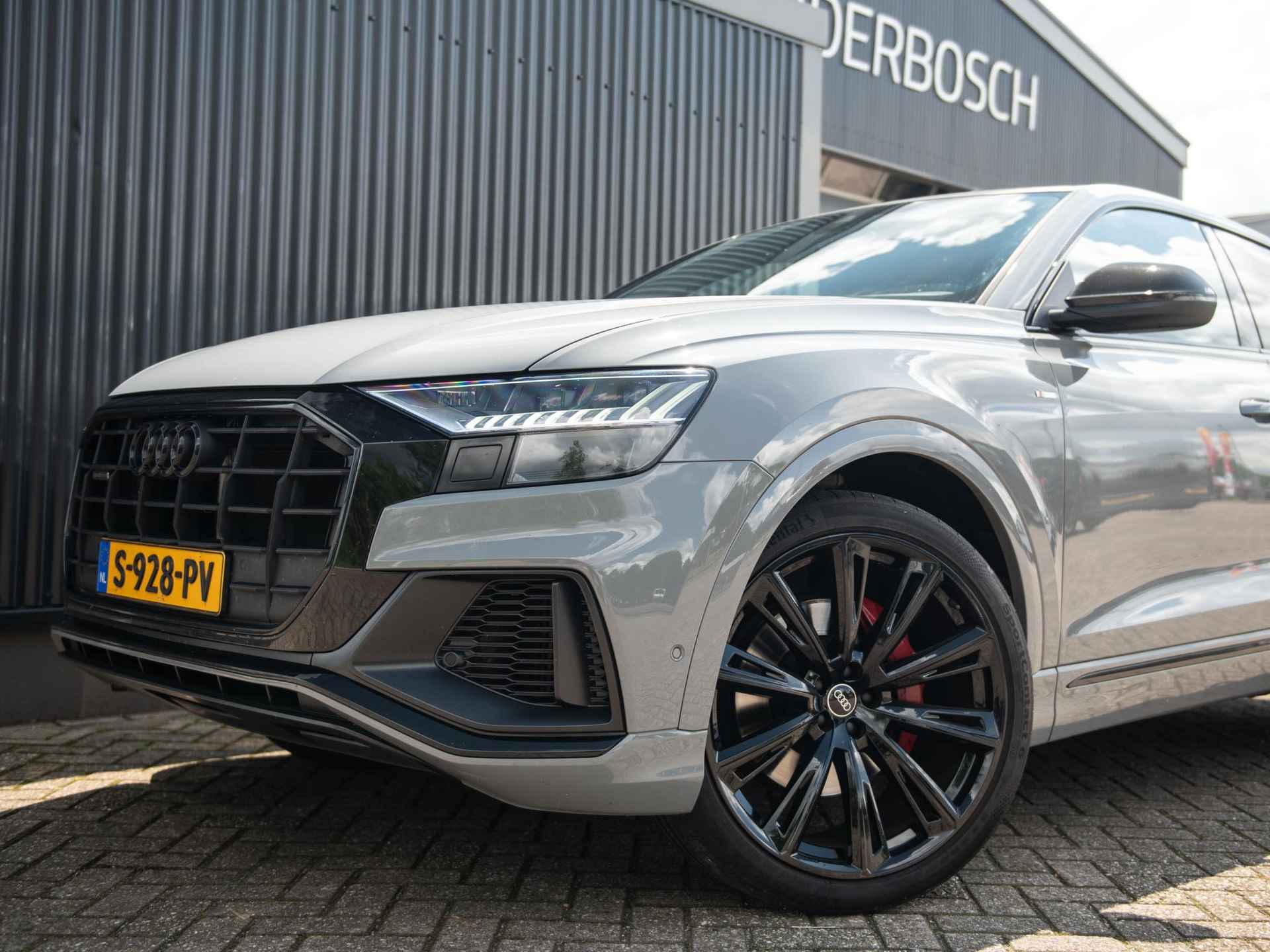 Audi Q8 55 TFSI quattro Pro Line S 340pk | S Stoelen | Carbon | Pano | 23 inch - 18/52