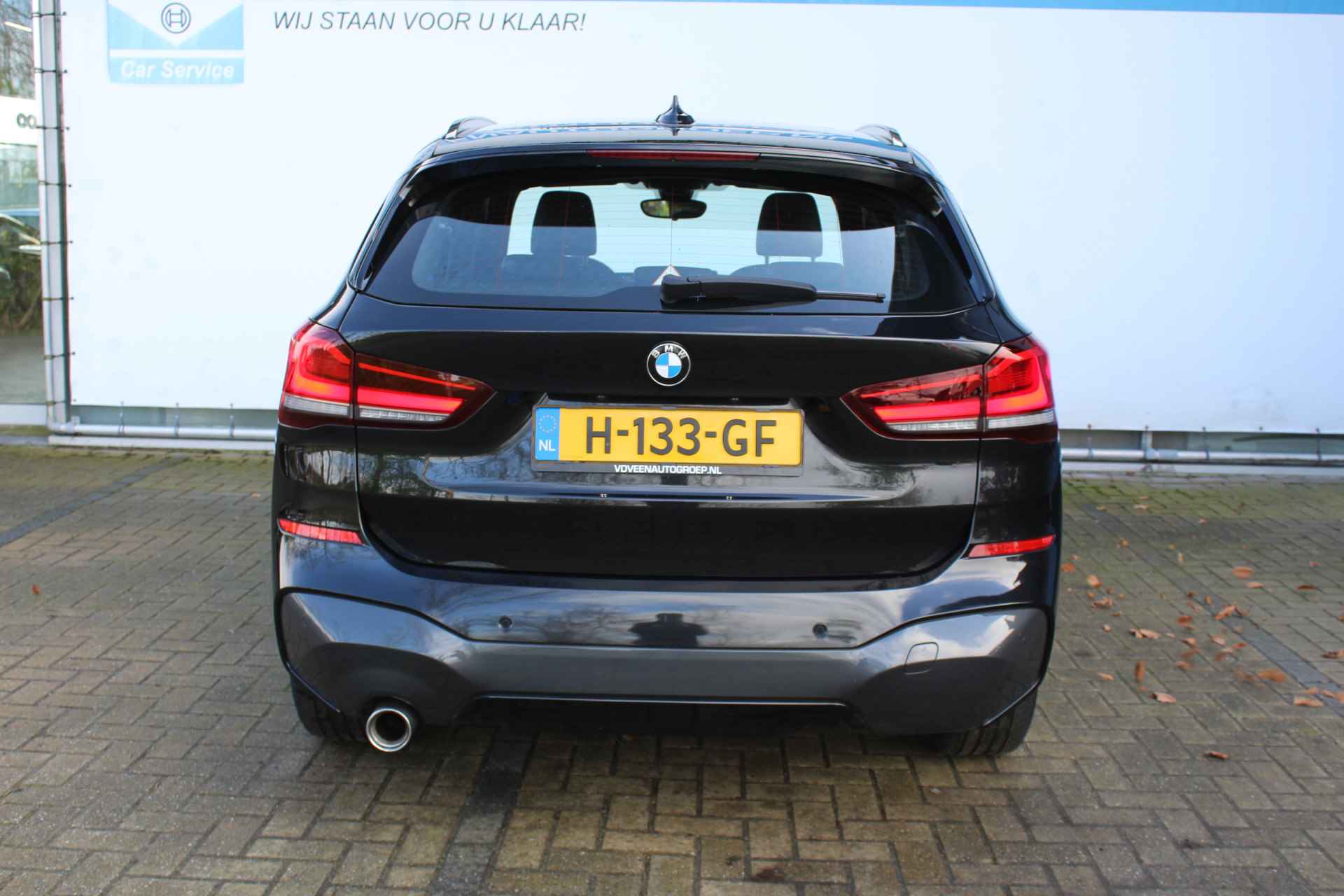 BMW X1 sDrive18i High Executive Edition M-pakket | Incl. 1 jaar Garantie | Panorama dak | Elektrische kofferbak | Climate controle | Stoelverwarming | Parkeersensoren V+A | Navigatie | Cruise controle | Lederen bekleding | Harman/Kardon audiosysteem | Head up display | Keyless start | Elektrisch schuif/kantel dak | Origineel NL auto | NAP | - 7/65