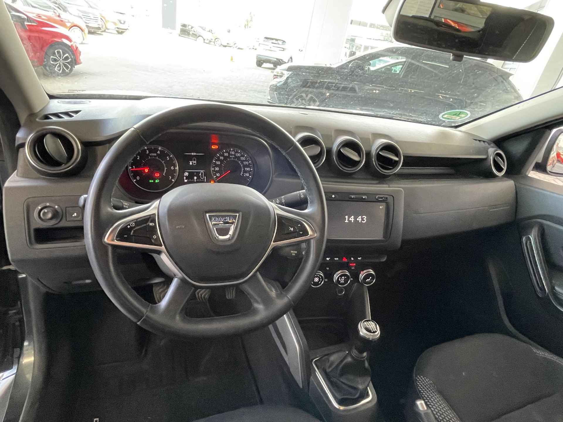Dacia Duster 1.2 TCe 125 Prestige Navigatie / Clima / Cruise / Keyless Entry / DAB / LED / Privacy Glass / Trekhaak 1500KG trekgewicht - 15/25