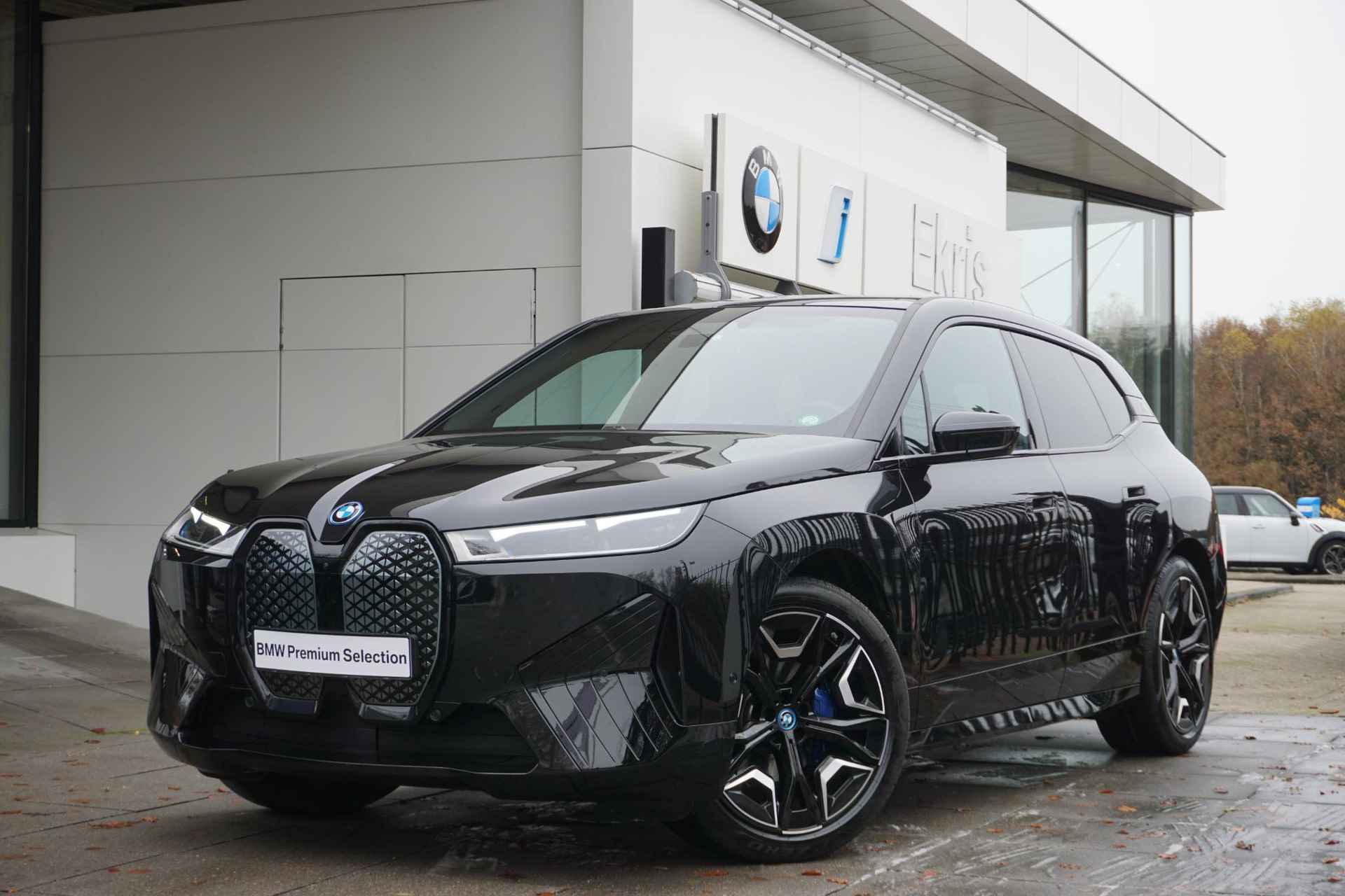 BMW iX xDrive50 High Executive | Sportpakket | Personal CoPilot Pack | Adaptief onderstel met luchtvering op voor- en achteras | Glazen panoramadak Sky Lounge | Laserlight | Harman Kardon | 22 inch LMV - 44/44