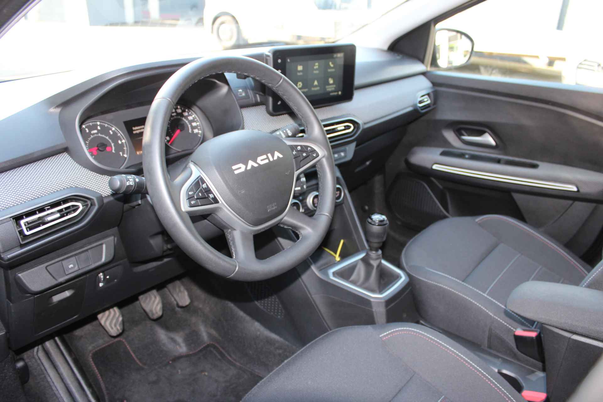 Dacia Jogger 1.0 TCe 100 Bi-Fuel Extreme LPG G3 Clima, Cruise control, LMV, Apple carplay, - 3/53