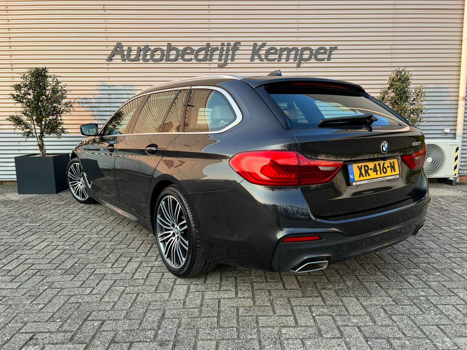 BMW 5 Serie Touring 520i High Executive M-SPORT I Pano I Harman Kardon I Elec. trekhaak I Nappa leder I VOL! BOVAG-garantie - 35/42