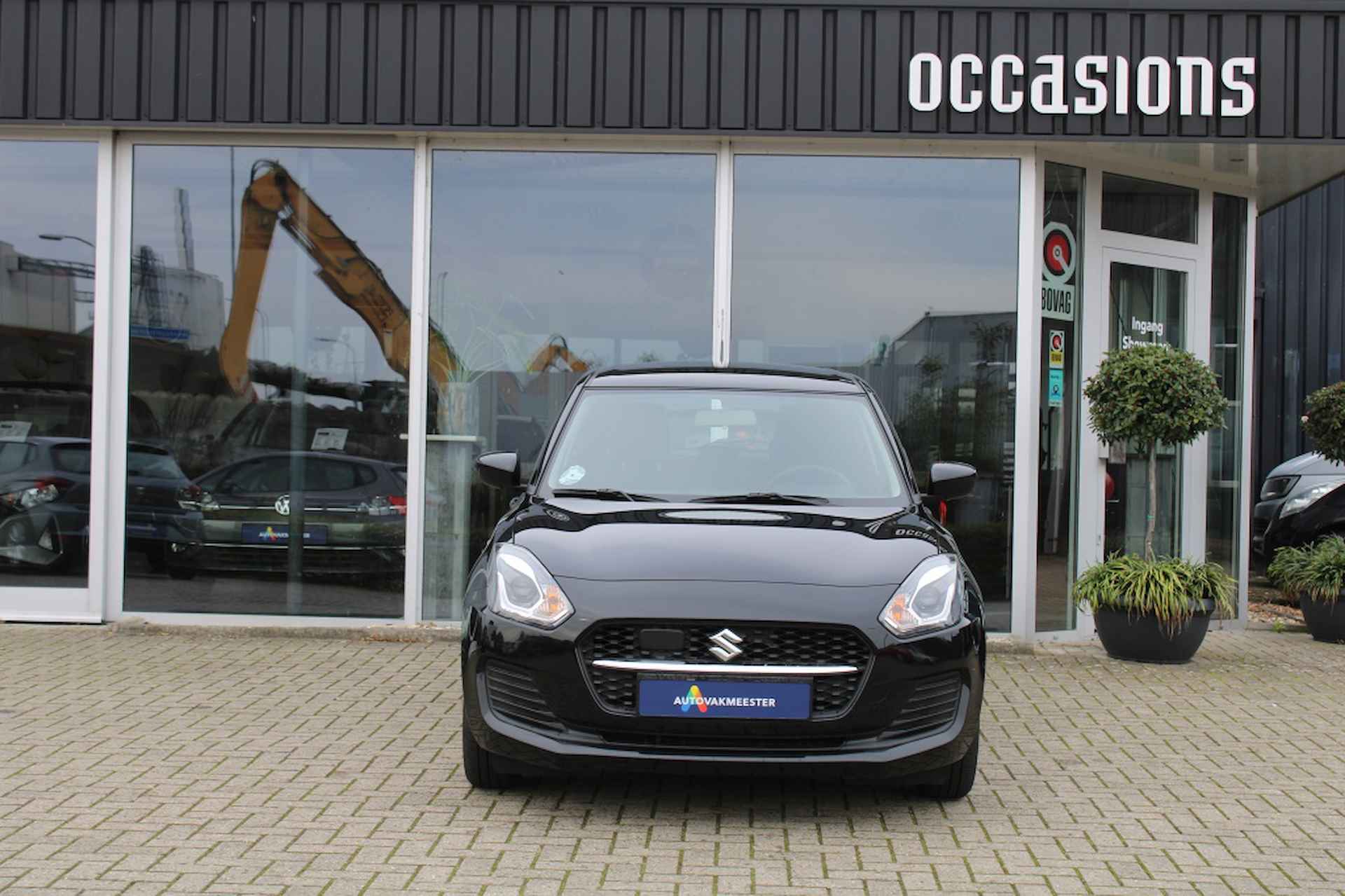 Suzuki Swift 1.2 Style Smart Hybr - 4/16