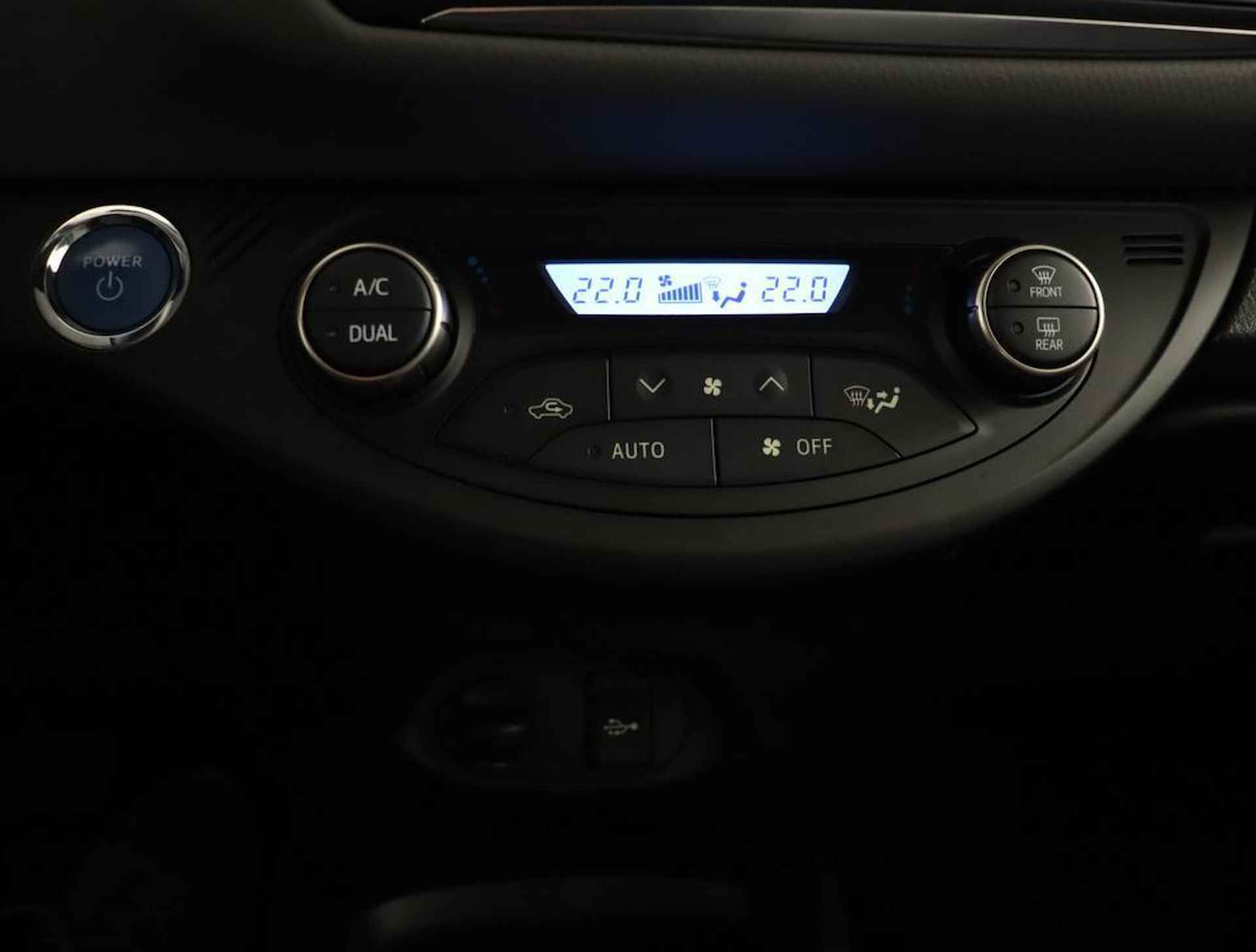 Toyota Yaris 1.5 Hybrid Aspiration | Trekhaak | Bluetooth | Climate control | - 7/49