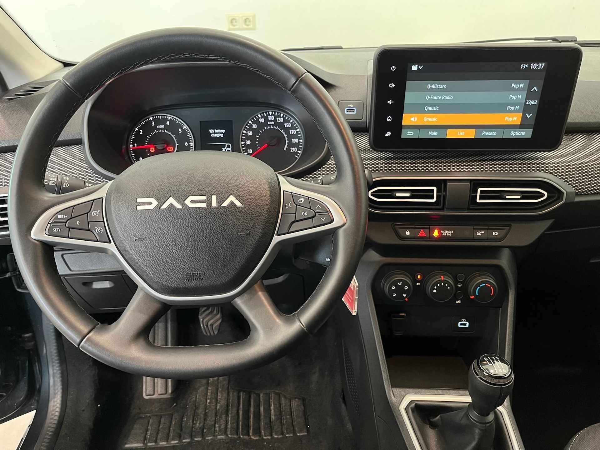 Dacia Jogger 1.0 TCe 110 Expression | 7-persoons | Navigatie | Dodehoekdetectie | Parkeersensoren voor, achter en achteruitrijcamera | Apple Carplay/Android Auto - 29/39