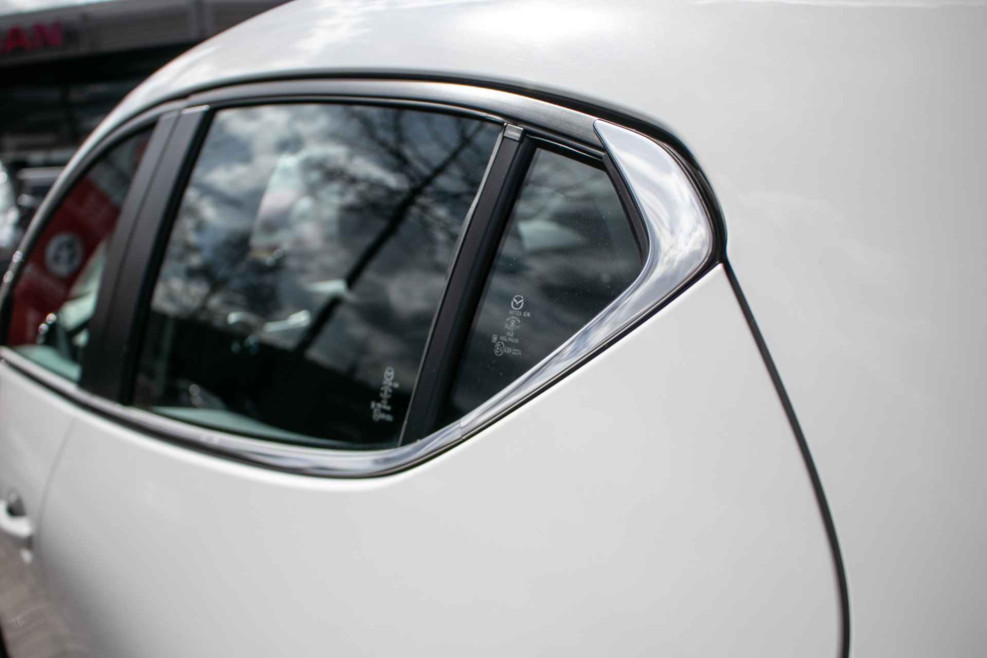 Mazda 3 2.0 E-SkyActiv-G 150 Sportive - All-in rijklrprs | Navi | Stoel/stuurverw. | parkeercamera | LED - 30/41