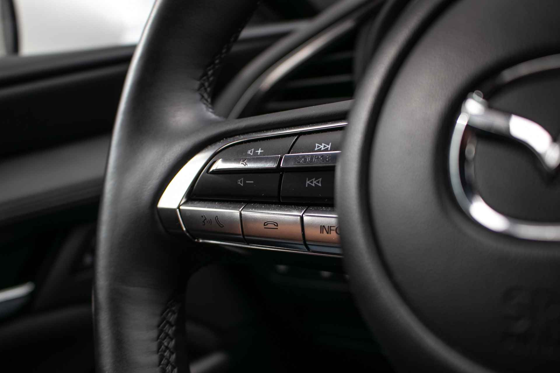 Mazda 3 2.0 E-SkyActiv-G 150 Sportive - All-in rijklrprs | Navi | Stoel/stuurverw. | parkeercamera | LED - 33/41