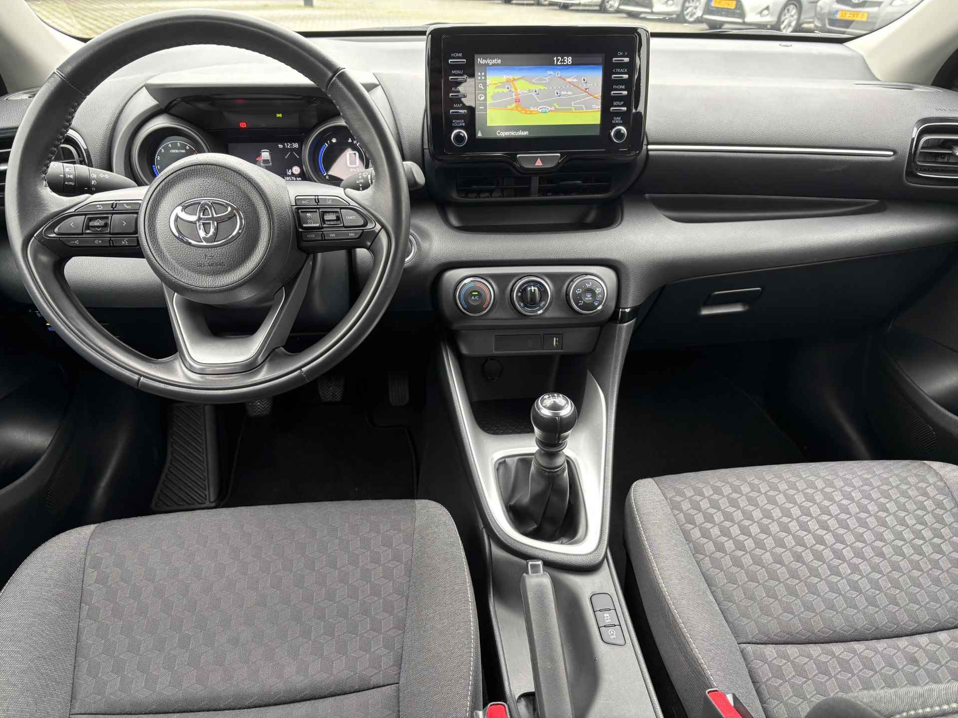 Toyota Yaris 1.5 VVT-i Dynamic | Navigatie - 5/20