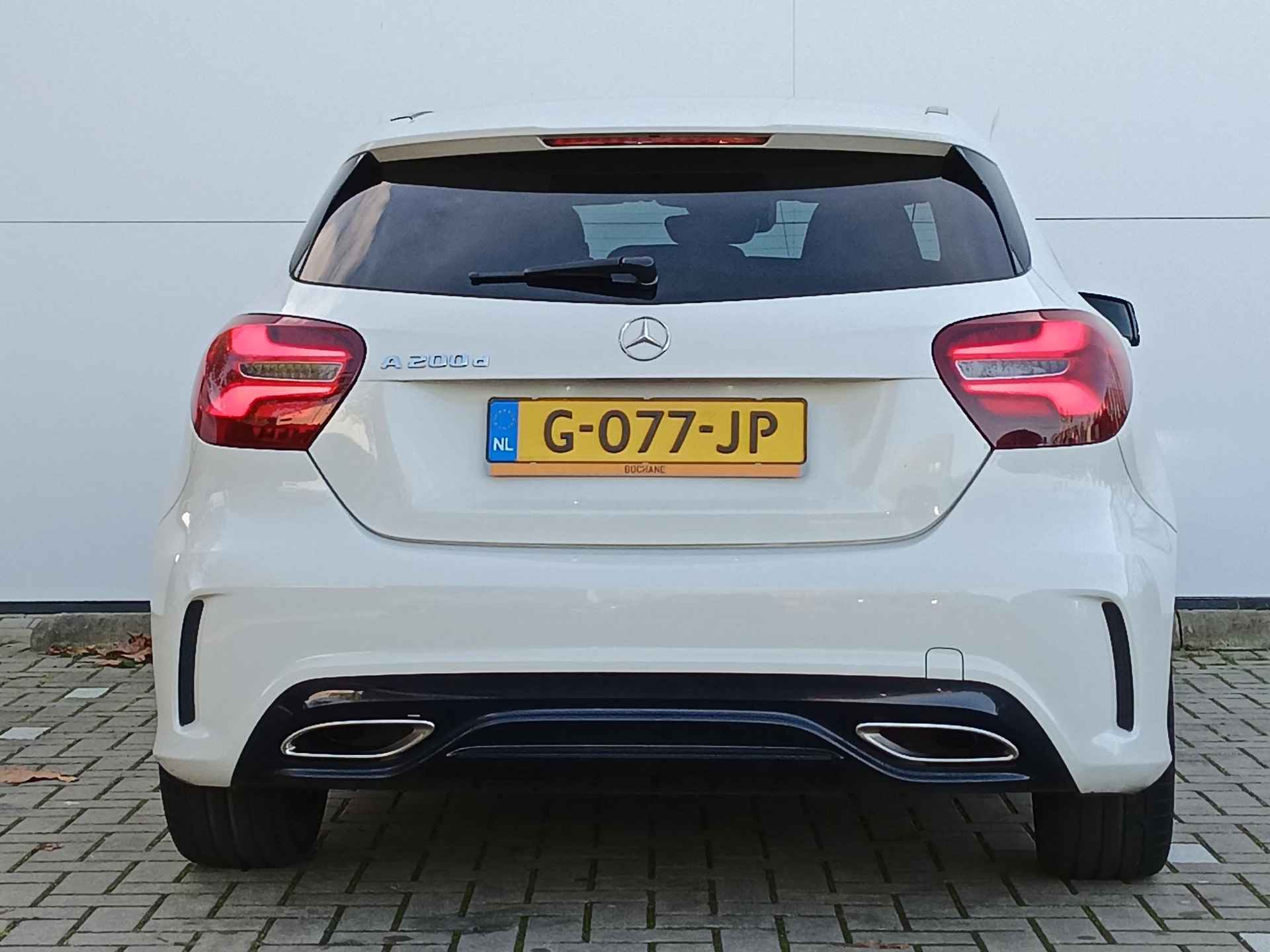 Mercedes-Benz A-klasse 200 d Business Solution AMG Automaat / Navigatie / Parkeersensoren + Camera / Half Leder - 13/35